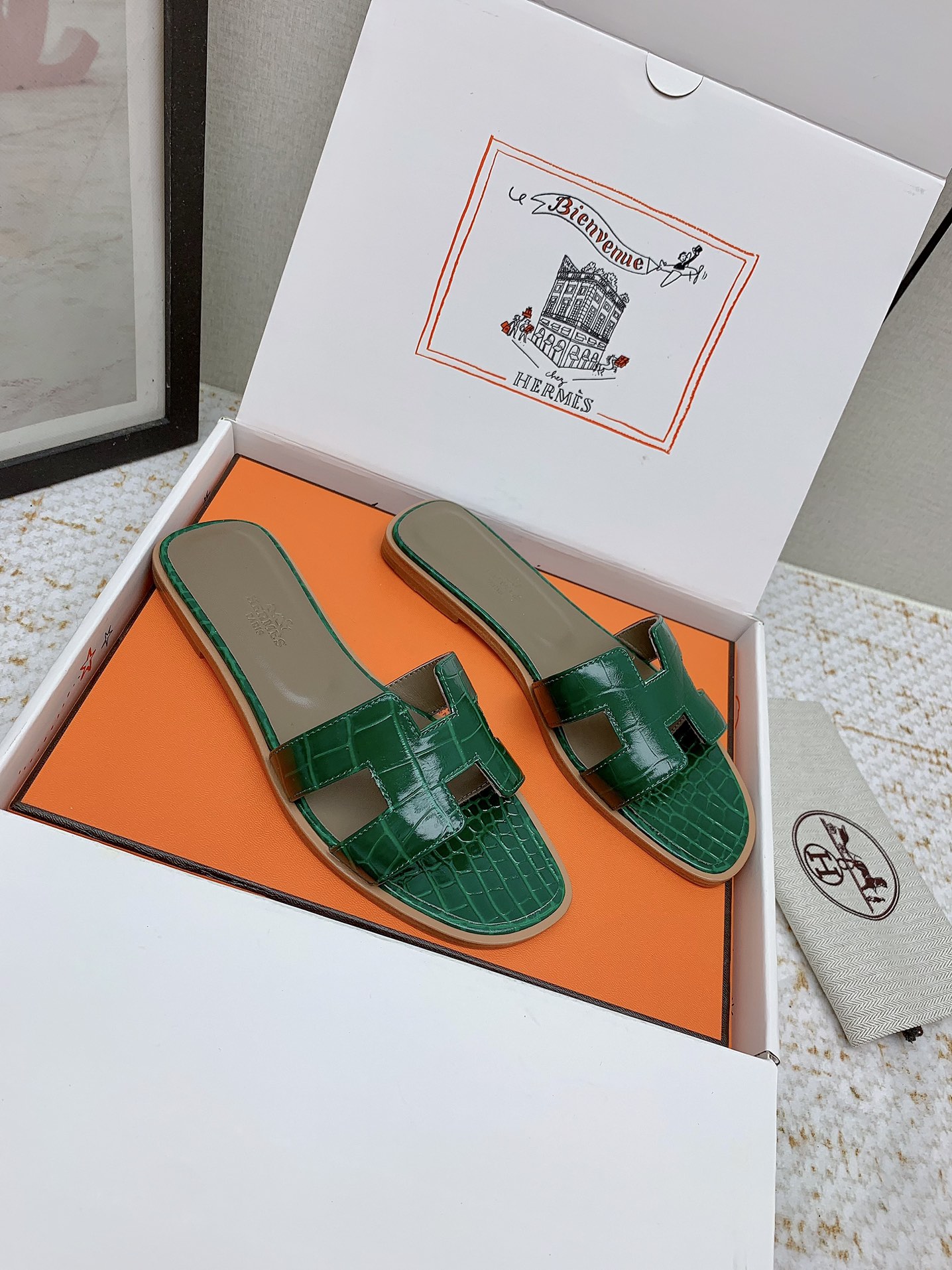 Hermes Oran Green Crocodile Embossed Leather Flat Sandals Slides Shoes 2 i1750234179 65 4