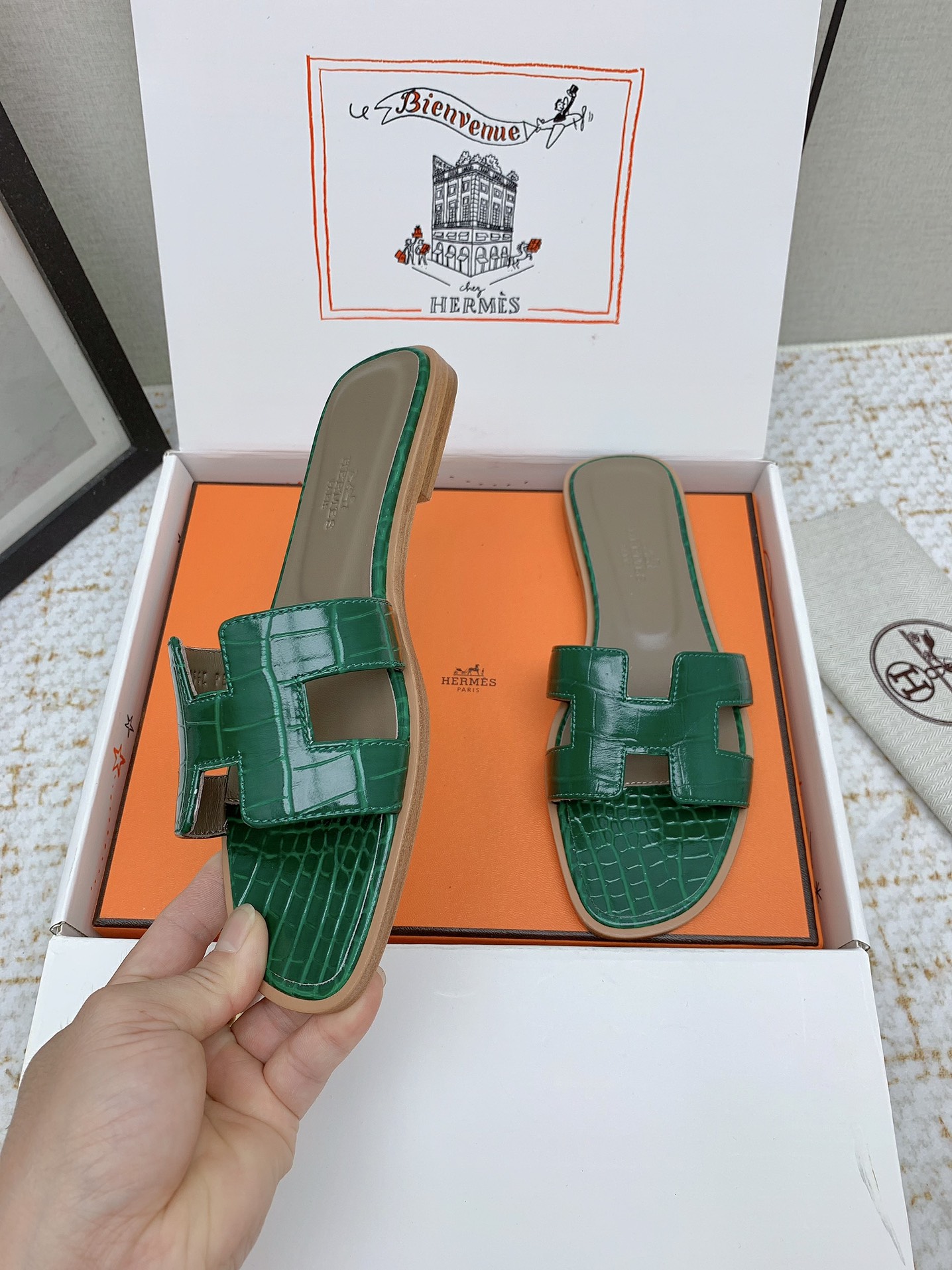Hermes Oran Green Crocodile Embossed Leather Flat Sandals Slides Shoes 5 i1750234179 8759 5