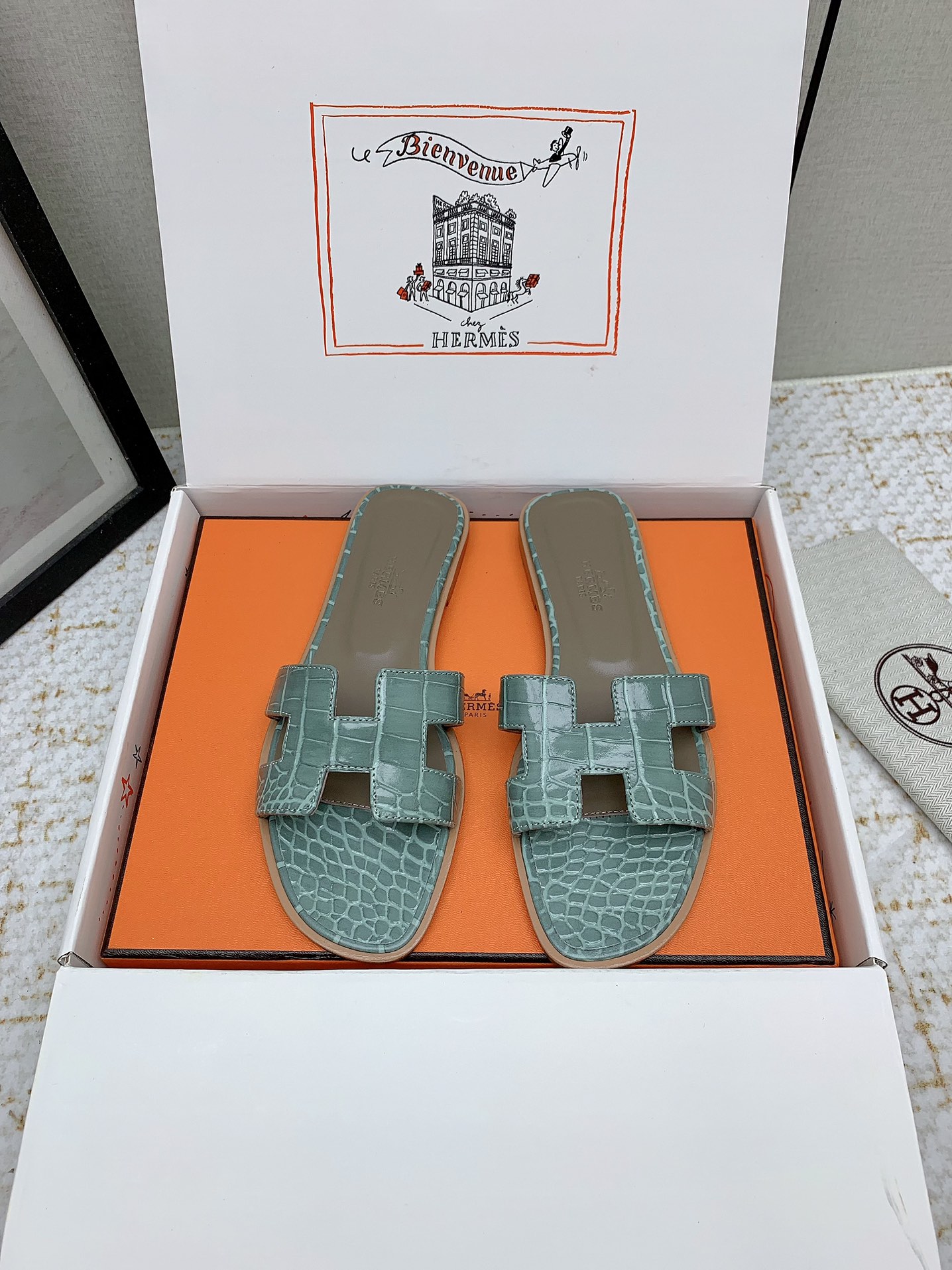 Hermes Oran Sandal: Luxurious Leather Slides for Women, Various Sizes 3 i1750234212 3243 8
