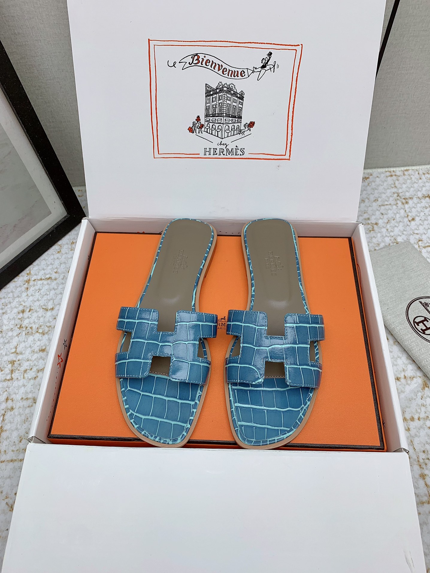 Hermès Oran Blue Crocodile Embossed Leather Women's Sandals Slides Shoes 3 i1750234237 5872 2