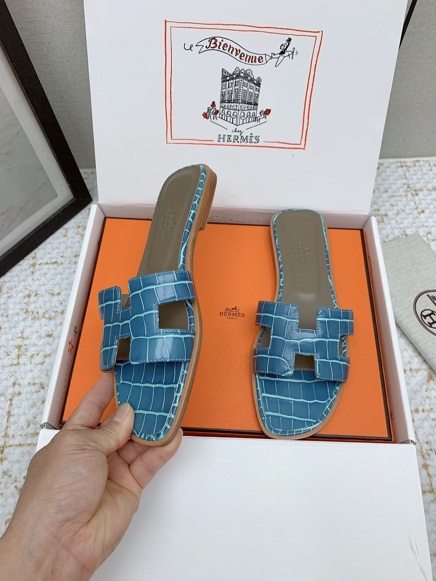 Hermès Oran Blue Crocodile Embossed Leather Women's Sandals Slides Shoes 5 i1750234237 7461 0