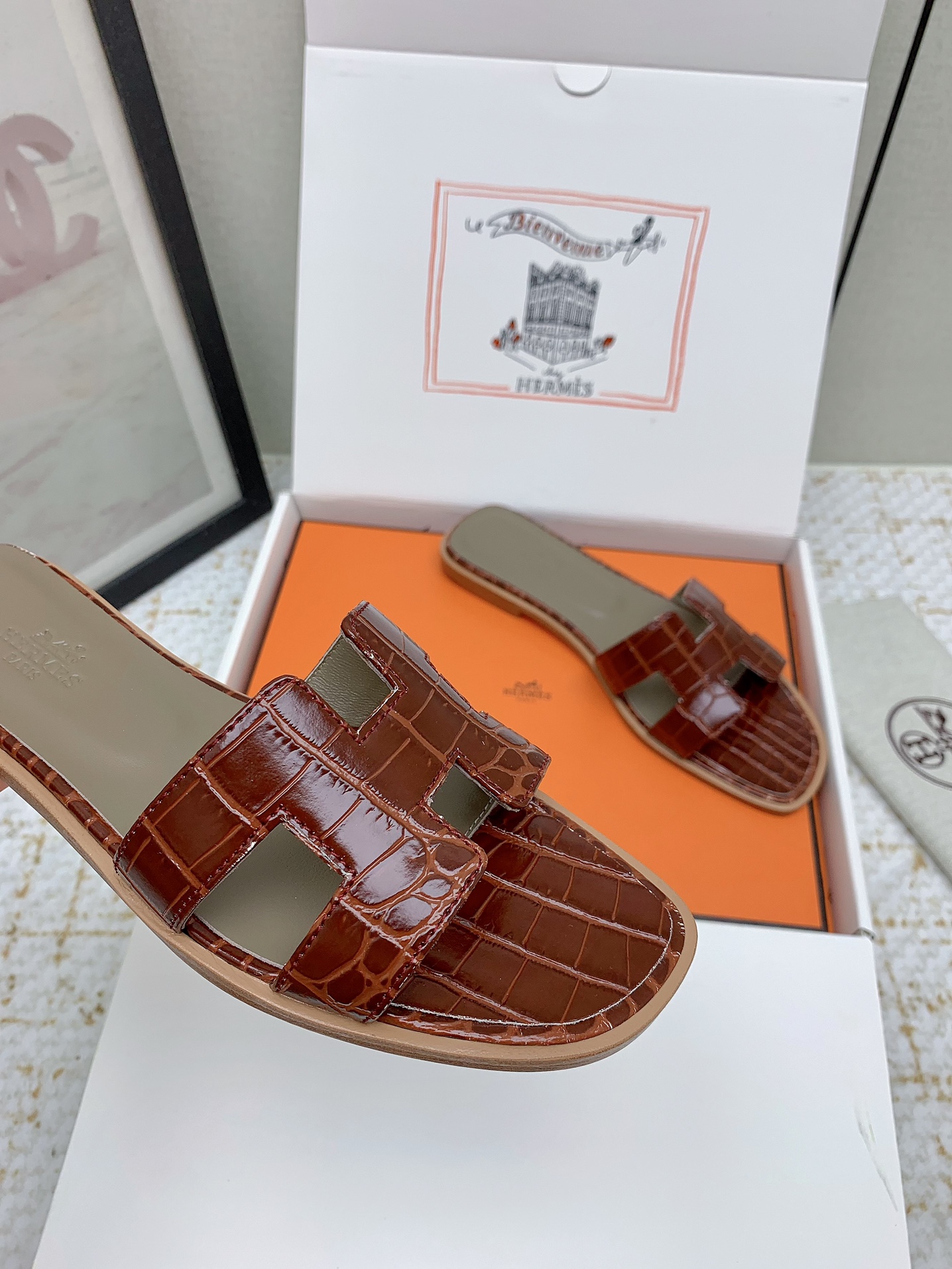 Hermès Oran Brown Crocodile Embossed Leather Women's Sandals Slides Shoes 8 i1750234307 4901 0