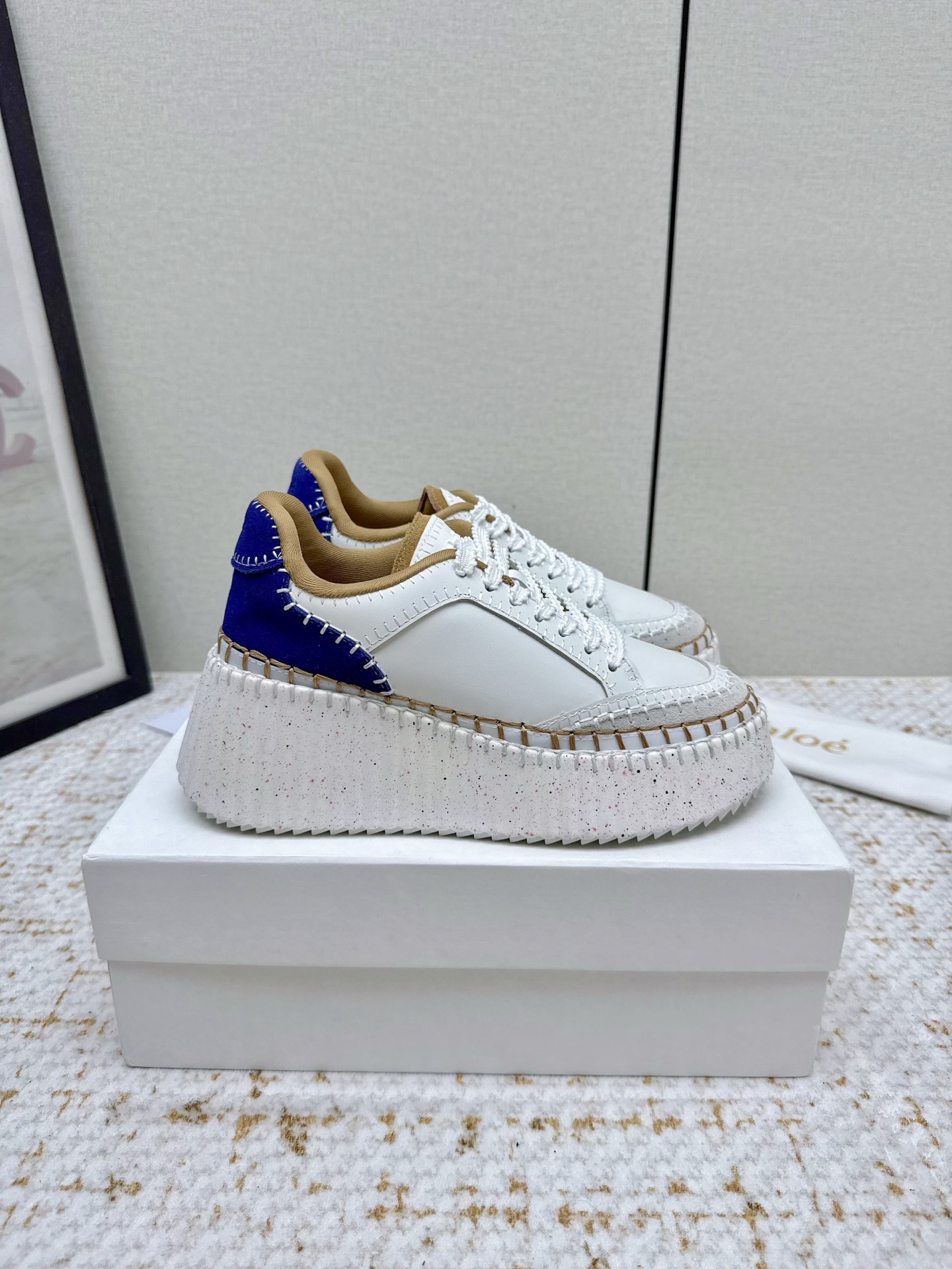 Chloe Counter: High Fashion Shoes in Five Colors for 2025 - 图片 5
