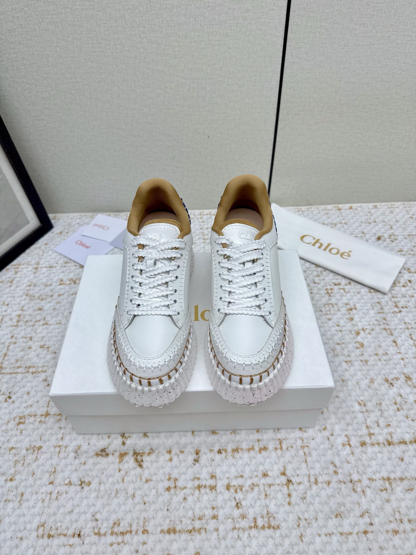 Chloe Counter: High Fashion Shoes in Five Colors for 2025 - 图片 2
