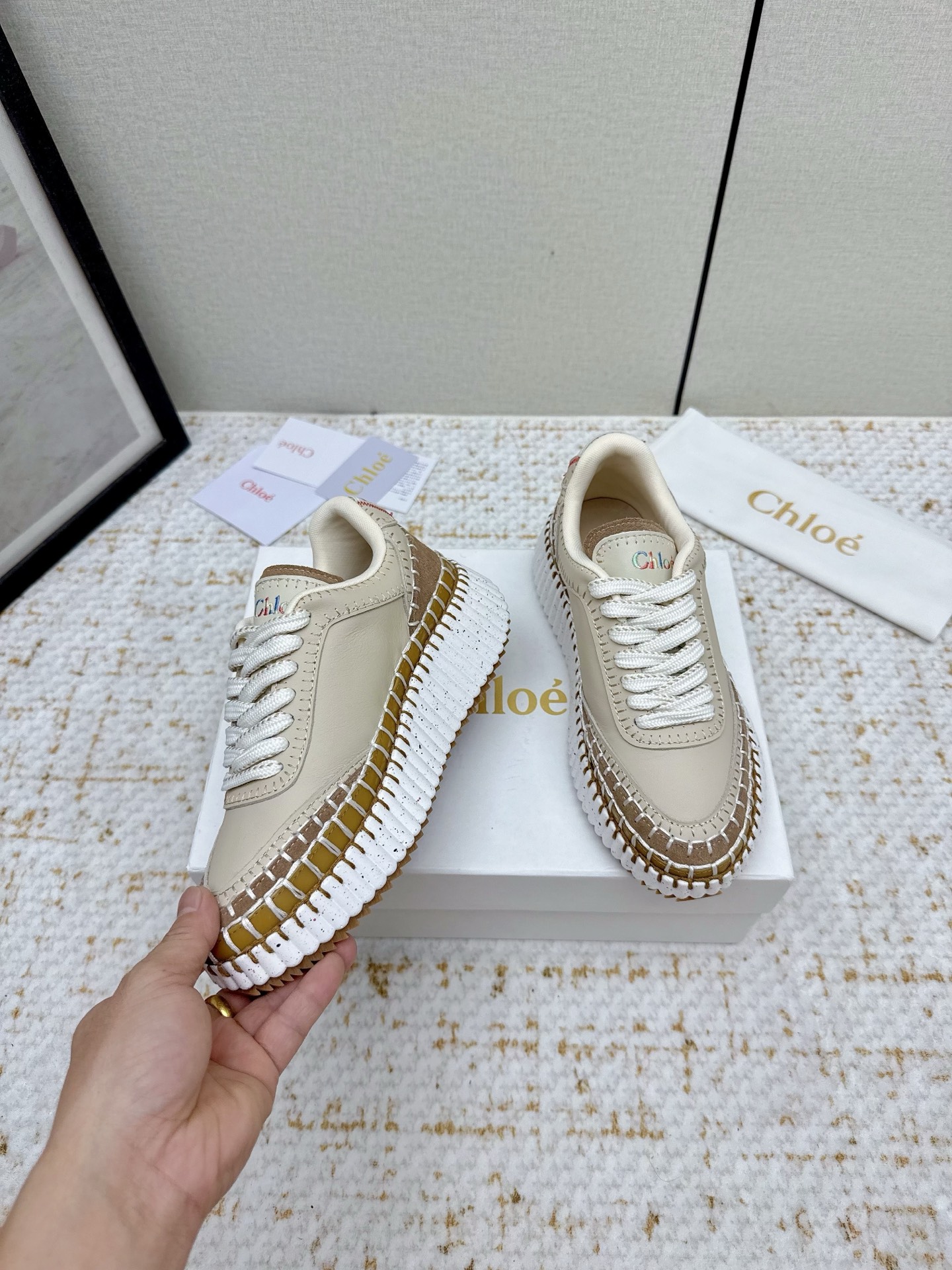 High-Fashion Chloe Shoes: 5 Colors, Premium Materials, Unique Design - 图片 4