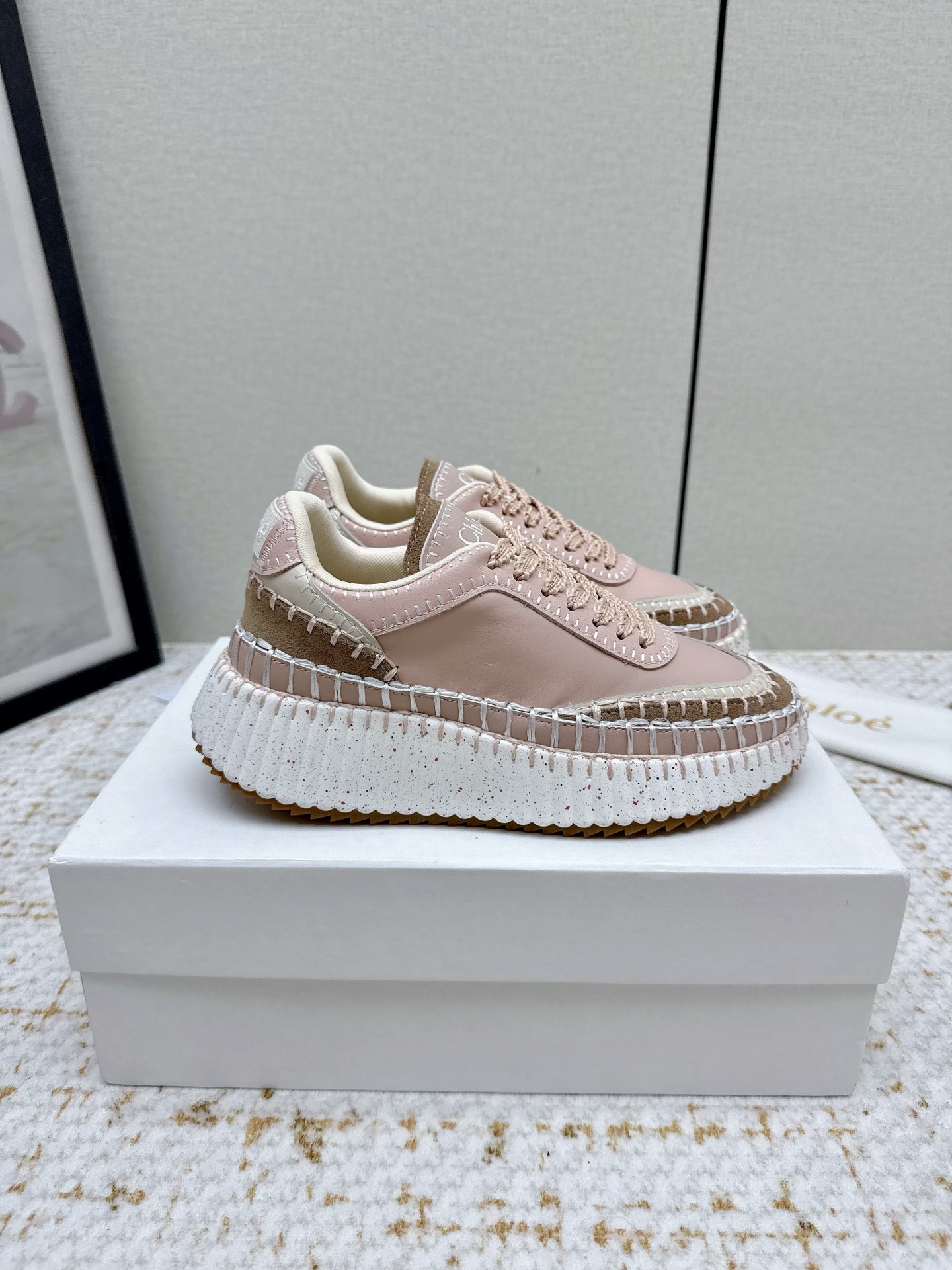 Chloe 2025s High-Fashion Shoes in Five Colors - 图片 5