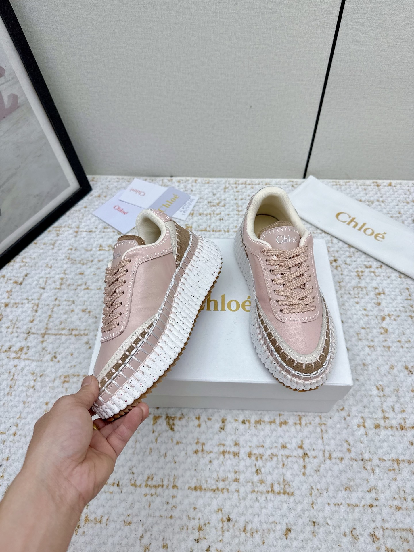 Chloe 2025s High-Fashion Shoes in Five Colors - 图片 4