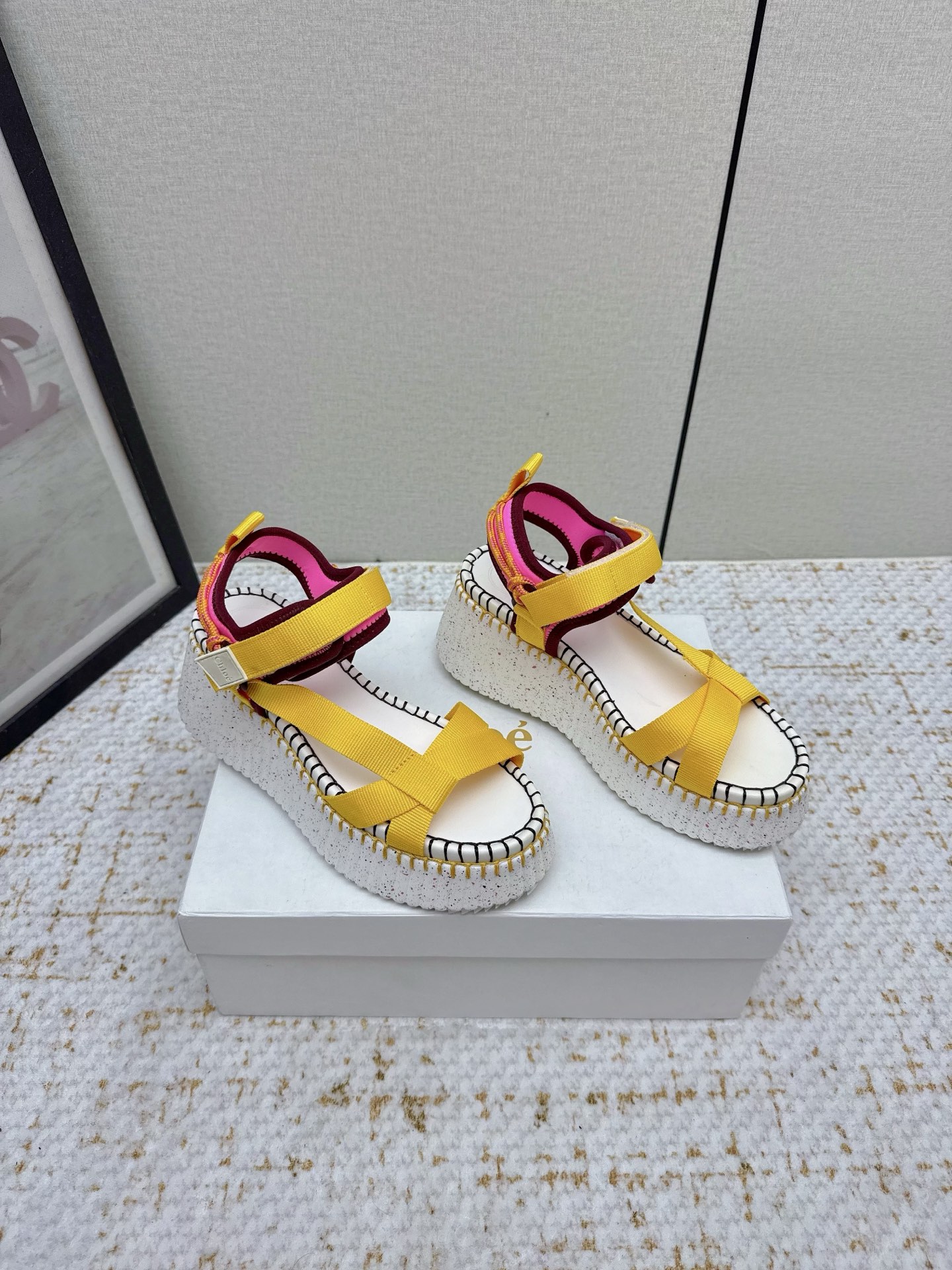 Chol’s 2024s: Stylish High Production Sandals with Imported Velvet and Super-Light Rubber Sole - 图片 1