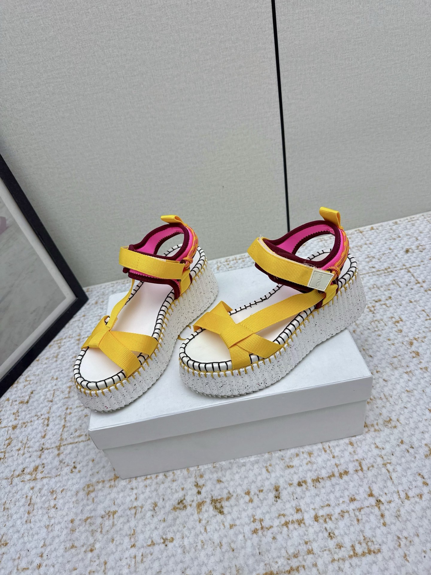 Chol’s 2024s: Stylish High Production Sandals with Imported Velvet and Super-Light Rubber Sole - 图片 3