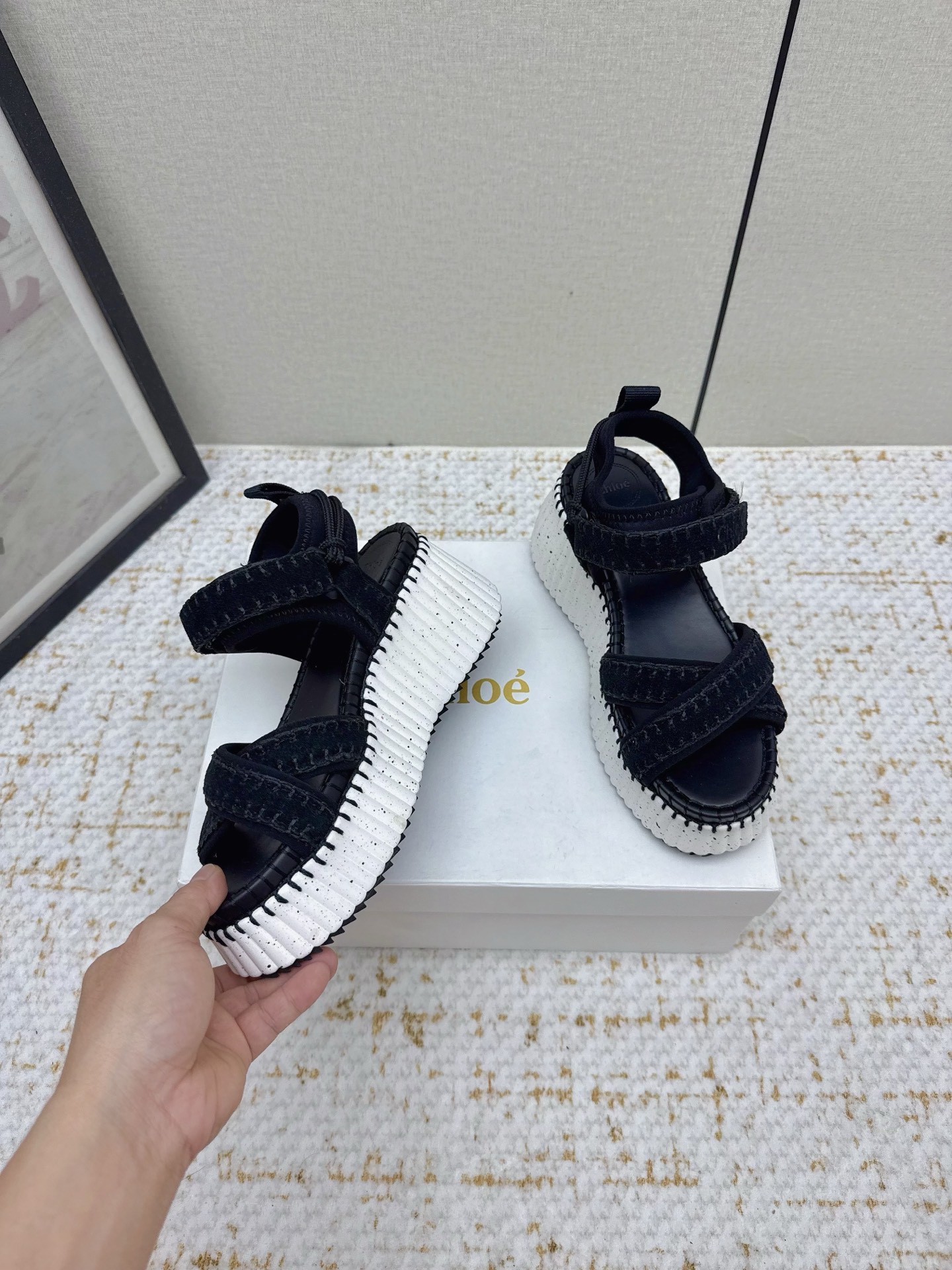 Chol’s 2024s: Stylish High Production Sandals with Cow Velvet and Bubble Vacuum Bottom - 图片 4