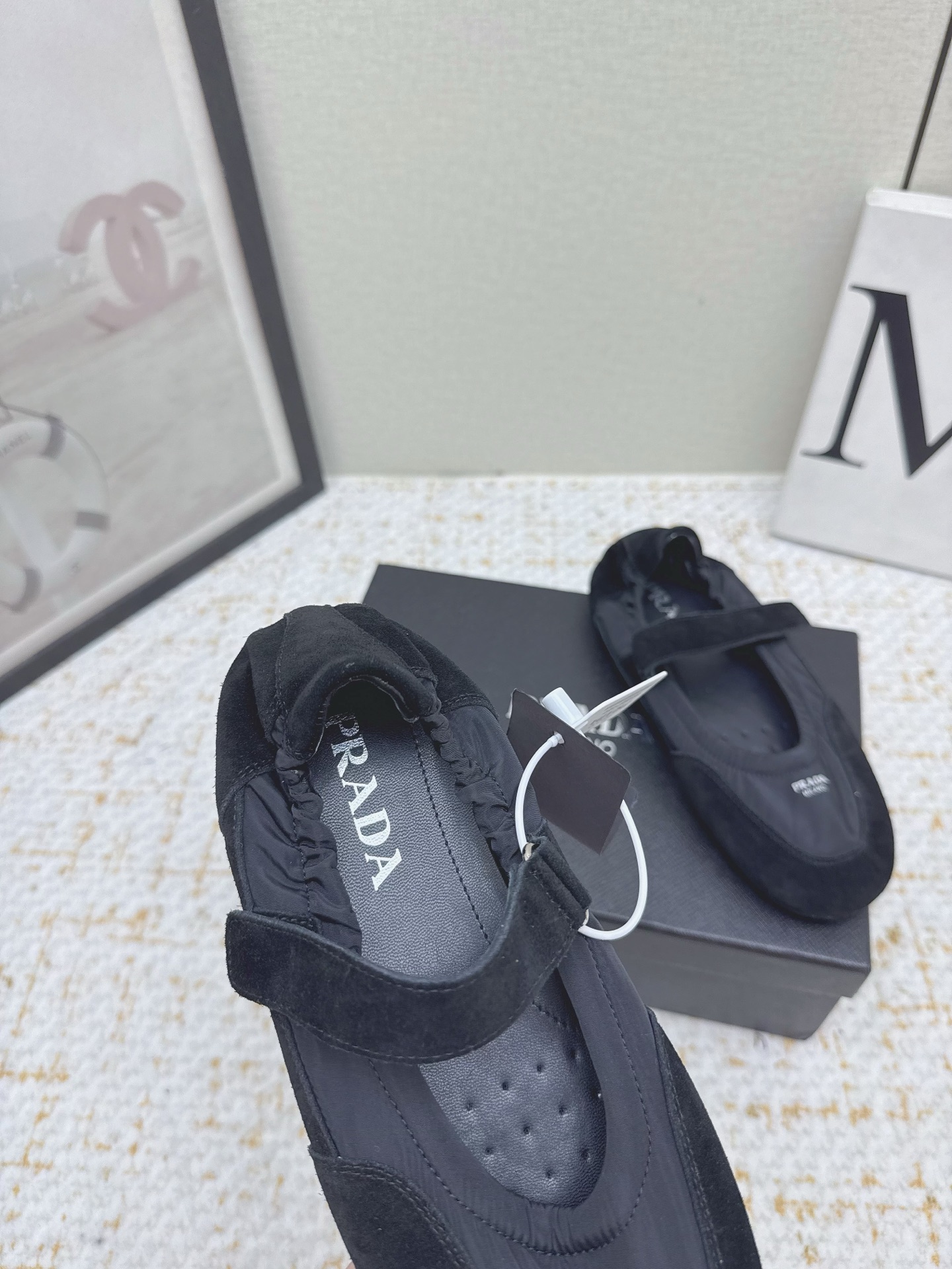 “Prada P’s 25sssfw Mary Jane’s Recreational Shoes: High-Level Comfort and Style in Sheepskin and Velvet” - 图片 7