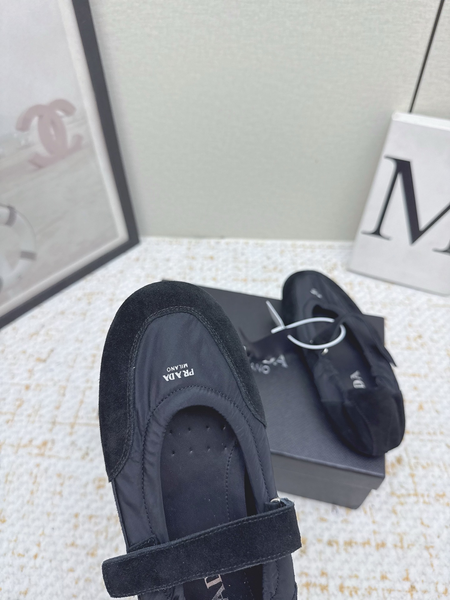 “Prada P’s 25sssfw Mary Jane’s Recreational Shoes: High-Level Comfort and Style in Sheepskin and Velvet” - 图片 9