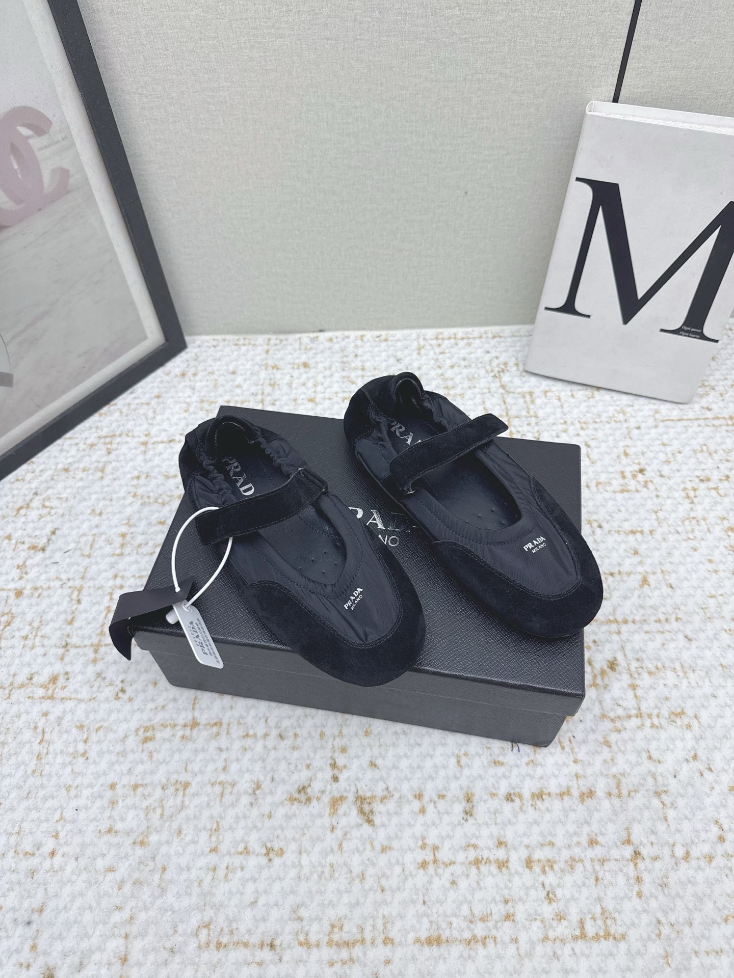 “Prada P’s 25sssfw Mary Jane’s Recreational Shoes: High-Level Comfort and Style in Sheepskin and Velvet” - 图片 1