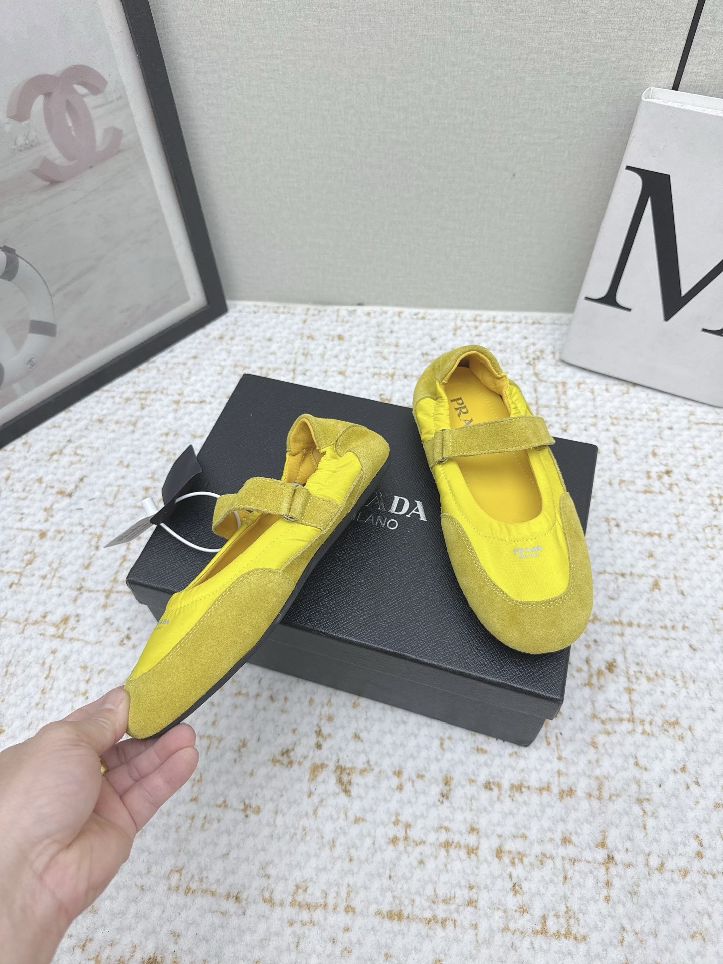 Luxury Prada Mary Jane Ballet Shoes: High-Quality Sheepskin, Cloud-Stepping Gel, Velvet, and Rubber Base – Product 576 Summary - 图片 4