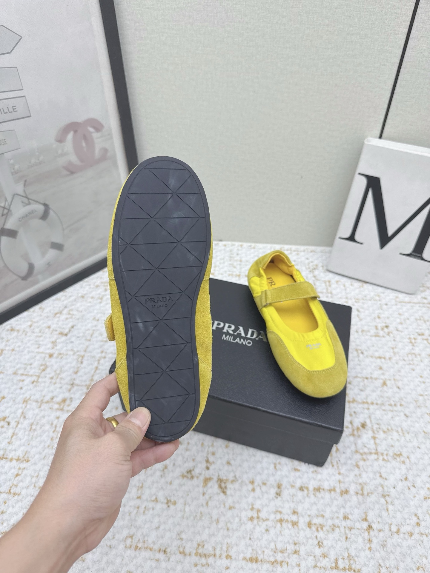 Luxury Prada Mary Jane Ballet Shoes: High-Quality Sheepskin, Cloud-Stepping Gel, Velvet, and Rubber Base – Product 576 Summary - 图片 6