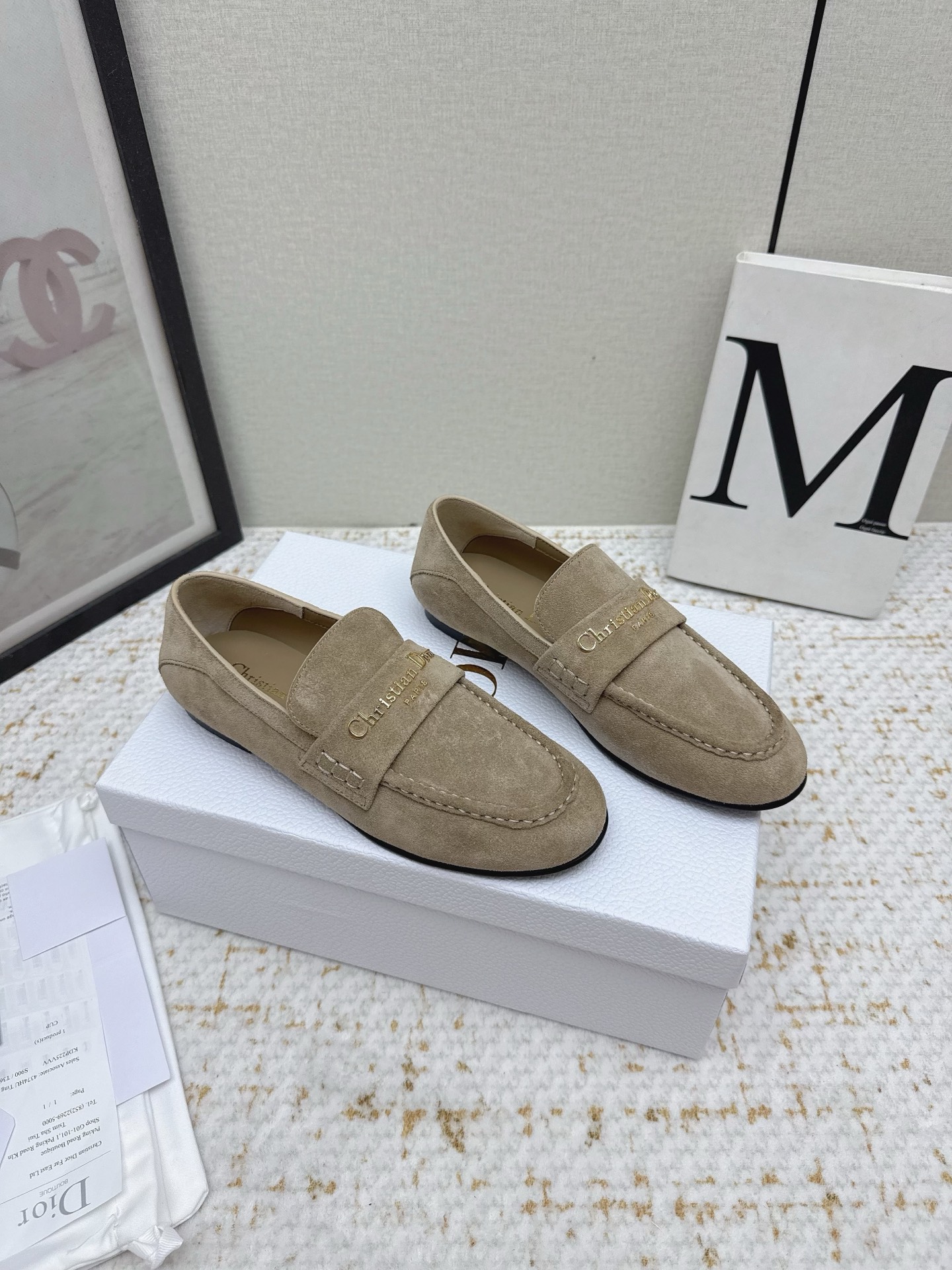 Dior Mocassins Mary Janes Beiges en Cuir Suédé pour Femme, Collection 2026