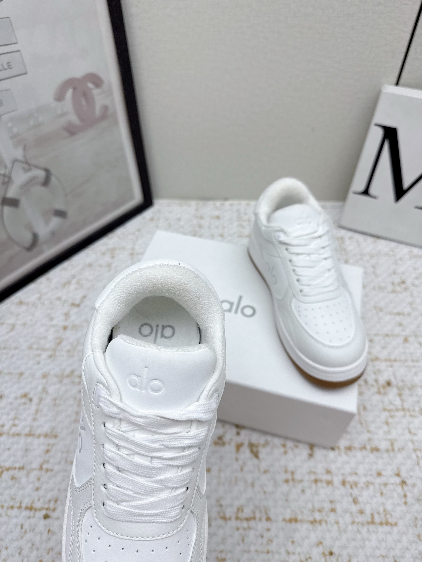 ALO 26SS: White Leather Sneakers for Women - Comfortable & Stylish 7 i1755664732946 5244 0 5