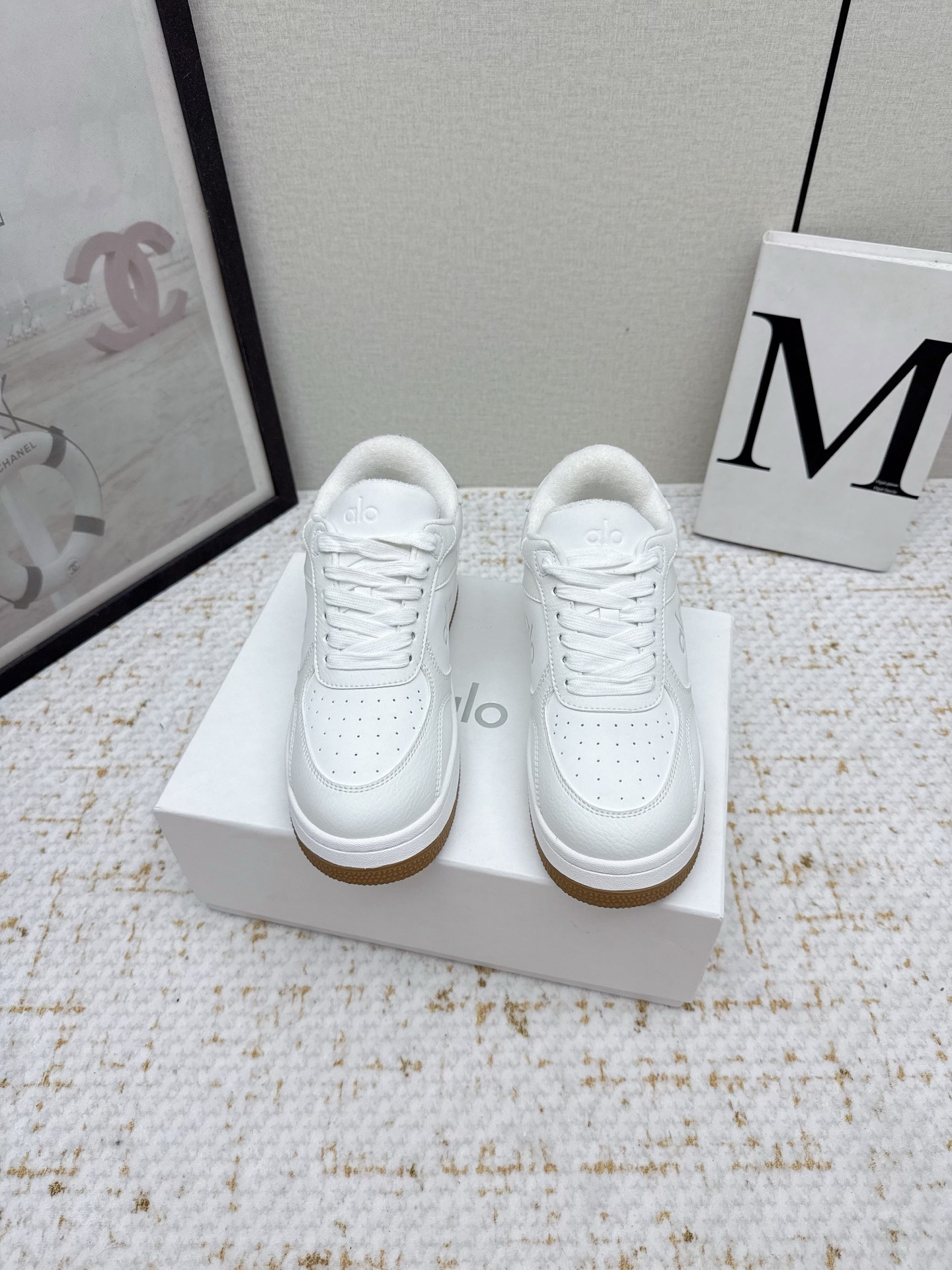 ALO 26SS: White Leather Sneakers for Women - Comfortable & Stylish 3 i1755664734489 1791 0 1