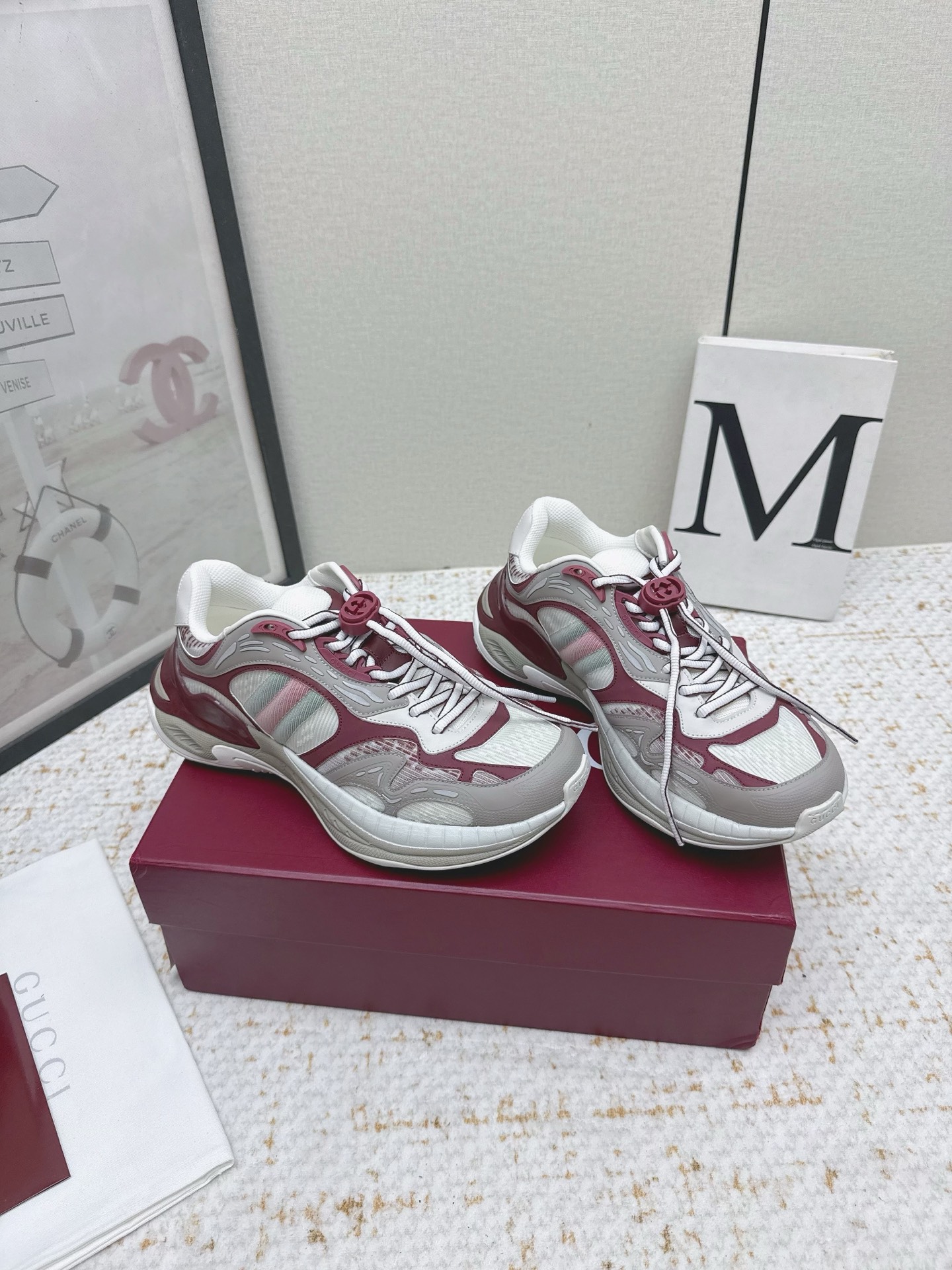 NO:485660,(High version) Gucci Gucci 2026 new model 2.0 retro casual couple model Purchase grade Original purchase and development Gucci 2.0 rejuvenates the brand's iconic striped webbing elements This new interpretation of iconic details Use EVA thick sole with a flexible silhouette to bring a steady and comfortable wearing experience Delivery exquisite packaging Fabric original imported cowhide + technology fabric Original imported breathable net Sole original open mold pair sole (non ordinary sole) Sole thickness 4CM Size: 35-45 (women 40 41 men 45 46 Customized non-return or replacement), dad shoes, gucci,gucci,cowhide19860909（高版本） 情侣款Gucci 古驰2026新款 2.0 复古休闲情侣款 代购级 原版购入开发 Gucci 2.0焕新演绎品牌标志性条纹织带元素 这款焕新诠释标志性细节 采用EVA厚鞋底 搭配灵动廓形 带来稳步舒适穿着体验 配送精美包装 面料原版进口牛皮+科技面料 内里原版进口透气网里 鞋底原版开模对版鞋底 (非普通鞋底) 底厚4CM Size: 35-45 (女40 41 男45 46 定制不退不换),老爹鞋,gucci,gucci,cowhide,Women's Shoes