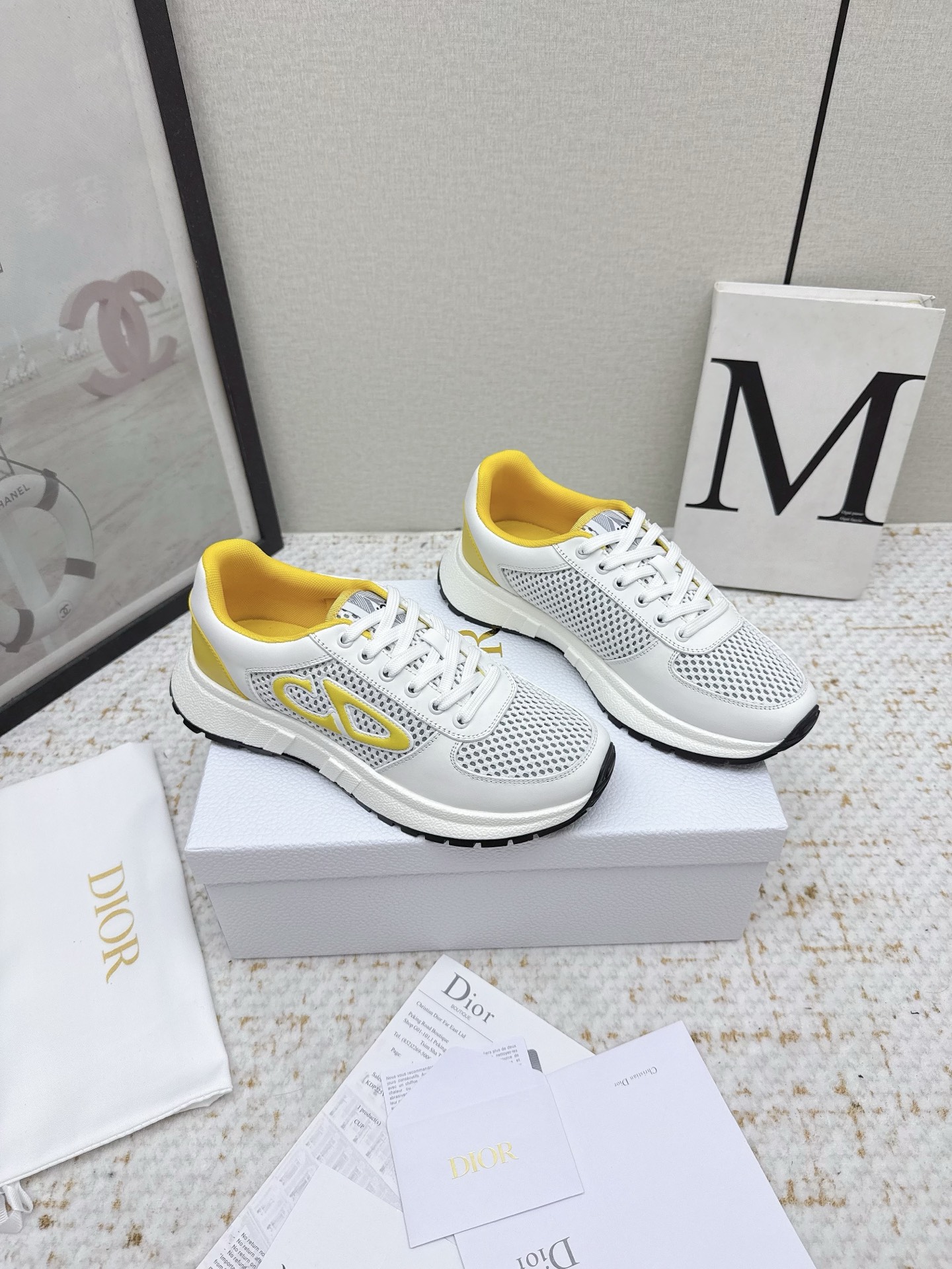 NO:485659,Men's 10 (high version) Latest Runn series Couple style Thick sole Casual sports shoes Original purchase and development Made this Runn sports shoes are a new product in the fall 2025 series. Reinterpret the sports style with elegant and fashionable shapes. The upper is carefully crafted with white mesh fabric. The laces and heels are decorated with Cistian Paris logo. The exquisite two-color sole is light and soft. It can add a high order temperament to all kinds of casual styles. Delivery exquisite packaging. Fabric: Original custom imported toe layer cowhide/mesh. Inner: Imported soft sheepskin sole: Original open mold-proof rubber material. Sole 4CM Size35-45 (female 40.41. men's 45 customization, casual shoes/sports shoes, sneakers, cowhide, sheepskin19860909男10（高版本） 最新Runn 系列 情侣款 厚底 休闲 运动鞋 原版购入开发 做货 这款 Runn 运动鞋是二零二五秋季系列新品 以优雅时尚的造型重新演绎运动风格 鞋面采用白色网眼织物精心制作 鞋带和鞋跟饰以 Cistian Paris 标志 精致的双色鞋底轻盈柔软 可为各式休闲造型增添高订气质 配送精美包装 面料 : 原版定制进口头层牛皮/网布 内里 : 进口柔软羊皮里 鞋底 : 原版开模防滑橡胶材质 底厚 4CM Size35-45（女40.41.男45定制,休闲鞋/运动鞋,sneakers,cowhide,sheepskin,Women's Shoes