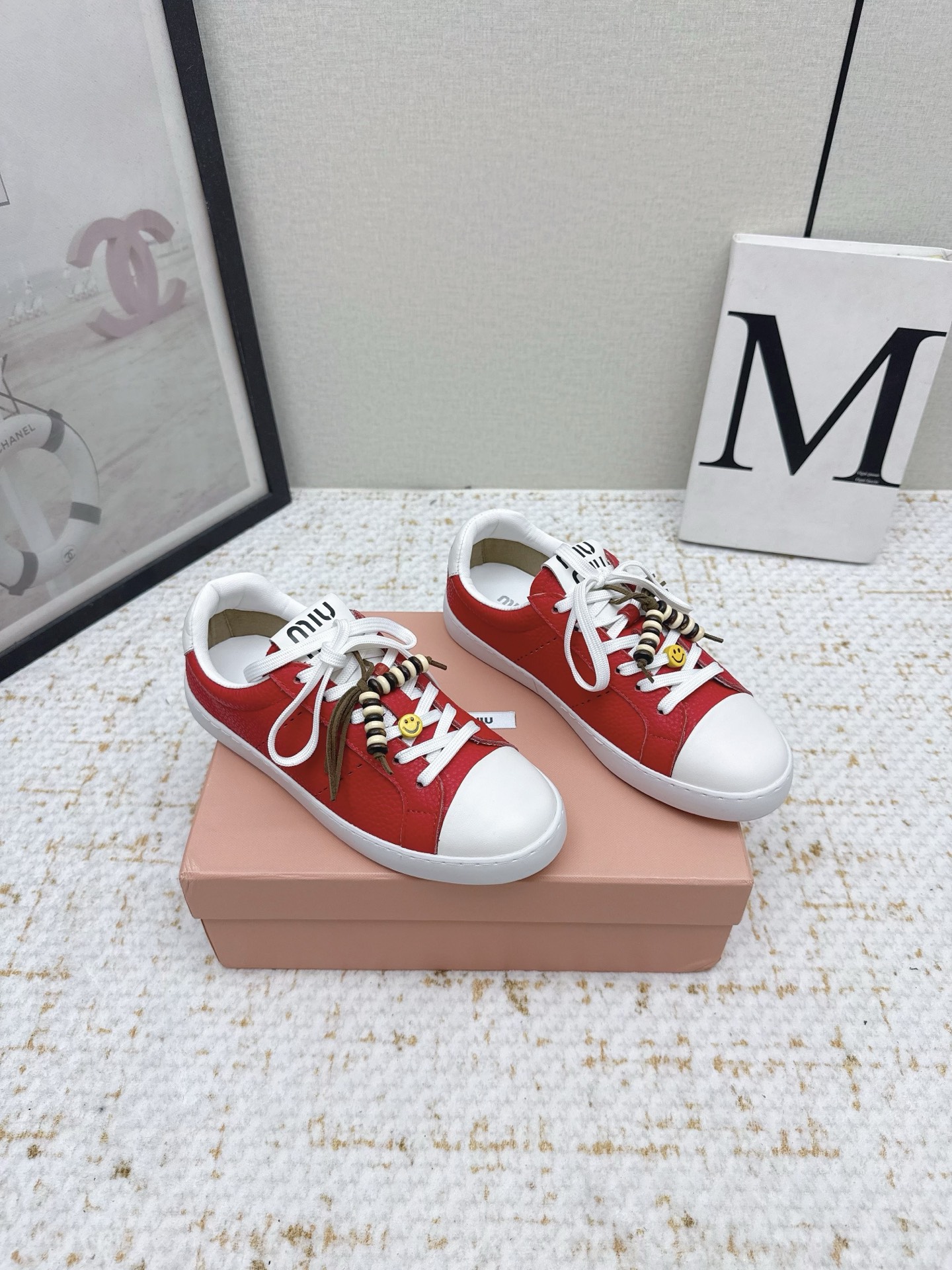 NO:485665,(High version) miumiu 25/ New autumn and winter style thick sole white shoes white shoes thick sole casual shoes Simple style, ultra-light original molded sole, perfect foot feel, easy to wear, Size: #35-41 (40 41 custom made without return), casual shoes/sports shoes, miumiu, sneakers19860909（高版本） miumiu 繆繆 25/ 秋冬新款 厚底 小白鞋 小白鞋 厚底 休闲鞋 简约造型,超轻原版开模鞋底,脚感妥妥满分 好穿好搭, Size: #35-41（40 41定做不退换）,休闲鞋/运动鞋,miumiu,sneakers,Women's Shoes