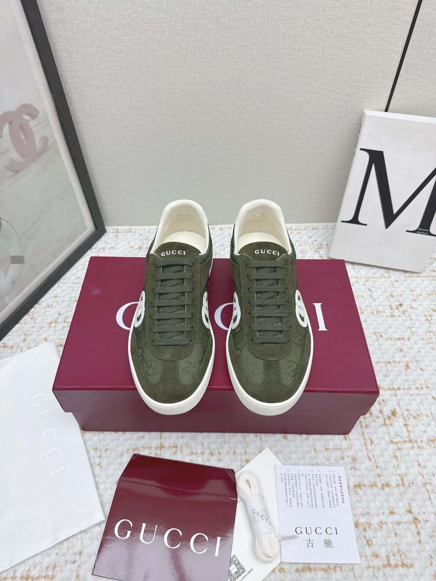 NO:493630,(High-up version) GUCCI Gucci small dirty shoes full series upgrade Long-term production GG Gucci series old casual small dirty shoes catwalk model ZP development pure original version... Metal double G crystal cylindrical mark... Gucc original webbing... Upper polished cowhide matte splicing classic double G fabric Fabric: custom cowhide original technology floral cloth Inner: custom original cowhide foot pad: custom original cowhide injection molding Outsole: original open mold transparent molding sole Packaging: original full set of packaging Size: 35-44 (female 41. male 45. Customized non-return and exchange), casual shoes/sports shoes, gucci, gucci, sneakers, cowhide19860909（高版本） GUCCI家古驰小脏鞋全系列升级 长期做货 GG古奇系列做旧休闲小脏鞋走秀款 ZP开发纯原版本……金属双G水晶圆柱形标……Gucc原版纹织带……鞋面擦色牛皮磨砂拼接经典双G布 面料:定制牛皮原版科技花布 内里:定制原版牛皮 垫脚:定制原版牛皮注塑成型 大底:原版开模透明成型底 包装:原版全套包装 码数:35-44（女41.男45.定制不退换）,休闲鞋/运动鞋,gucci,gucci,sneakers,cowhide,Women's Shoes