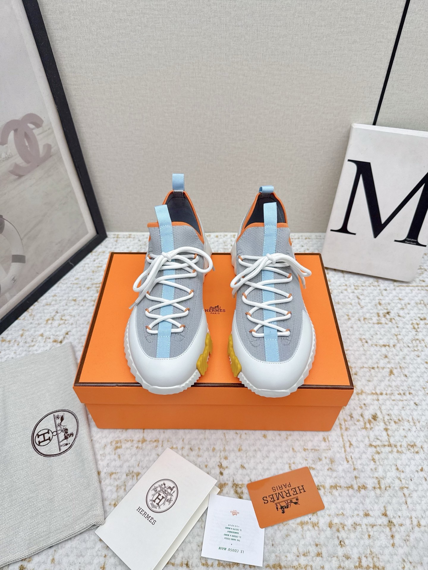 NO:493621,(High version) Hermes 2025 hit model (couple model) Outsole: Use IP + TPU (multi-color letters) German technology irradiator seamless combination (original single quality craftsmanship), light and comfortable, both sports and leisure. Fabric: imported high mercerized sheep tiles + original single rain velvet cloth, high-end quality is clear at a glance!  Inner: imported silk sheepskin special for imported insoles, more than 100 colors for men and women. You can choose from any choice, and there is always what you want!  Size women: 35-41 Men: 38-46, casual shoes/sports shoes, hermes, sneakers, sheepskin, sheep19860909（高版本） 爱马仕2025爆款(情侣款) 大底:采用IP+TPU(多色字母)德国技术照射机无缝组合(原单品质工艺),轻盈舒适,运动休闲两不误 面料:进口高丝光羊猄+原单雨绒布,高档品质一目了然！ 内里:进口内里鞋垫专用丝绸羊皮 100多个男女款色搭配.任你挑任你选,总有你想要的！ 码女:35-41男:38-46,休闲鞋/运动鞋,hermes,sneakers,sheepskin,sheep,Women's Shoes