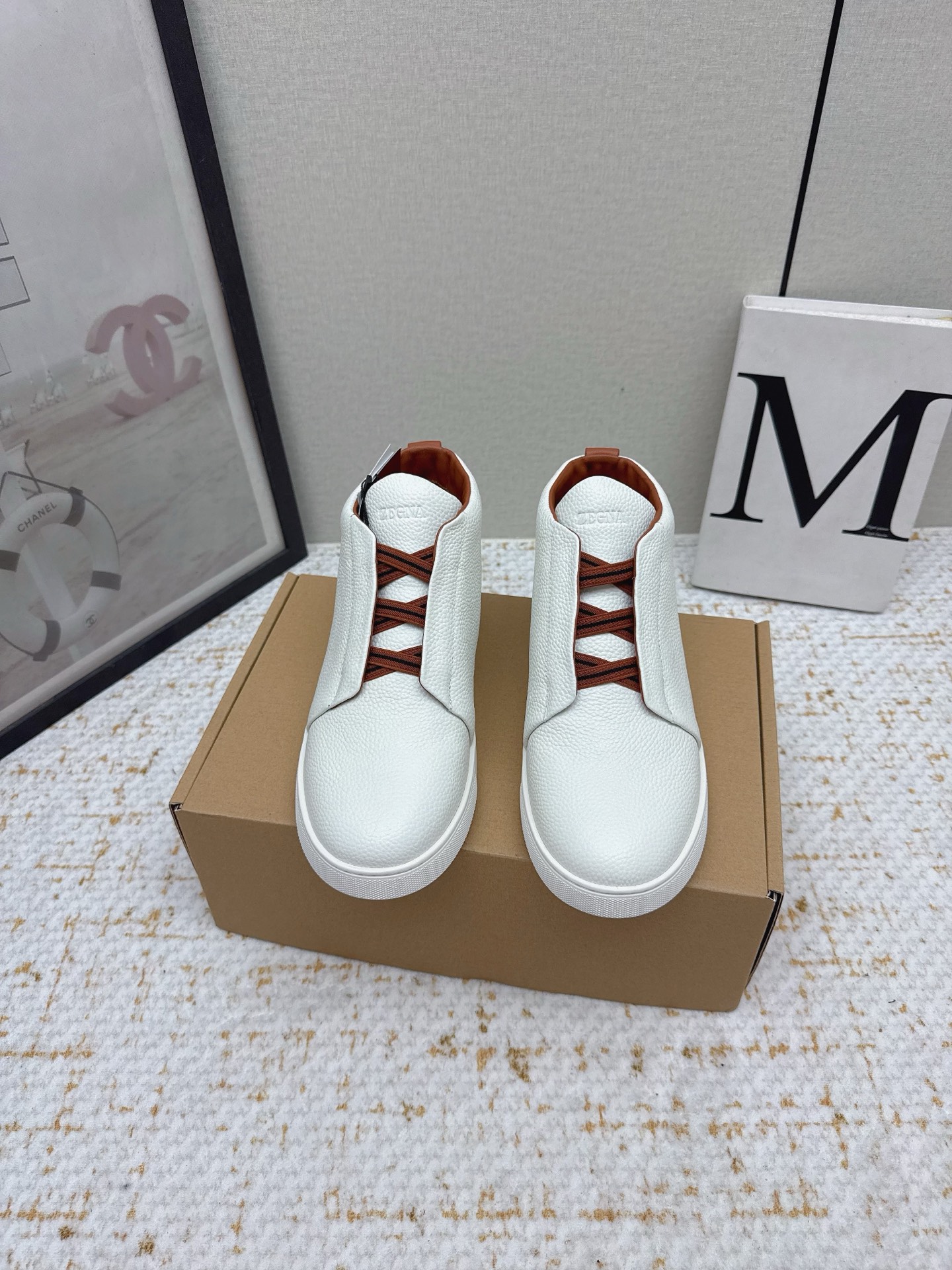 NO:611990,(Higher version) Star Wu Lei’s same ZEGNA Zegna 25 autumn and winter new high-top men’s casual leather shoes, white shoes, TripleStit men’s slip-on luxury casual shoes, white shoes, men’s shoes, original version one to one!  Fabric: First layer of cowhide. Lining of cowhide. Number of yards: 39-46 (45/46 customized). Please note the size of leather shoes. Please note that custom-made, non-standard private messages are available, casual shoes/sports shoes, zegna, sneakers, cowhide.19860909（高版本）  吴磊明星同款ZEGNA杰尼亚25秋冬新款高帮男士休闲皮鞋小白鞋 TripleStit男一脚蹬套穿奢华休闲鞋板鞋小白鞋男鞋皮鞋,原版一比一！ 面料头层牛皮 内里牛皮里 码数39-46（45/46定做） 本款是皮鞋尺码注意哟 注可定做无标私聊,休闲鞋/运动鞋,zegna,sneakers,cowhide,Women's Shoes