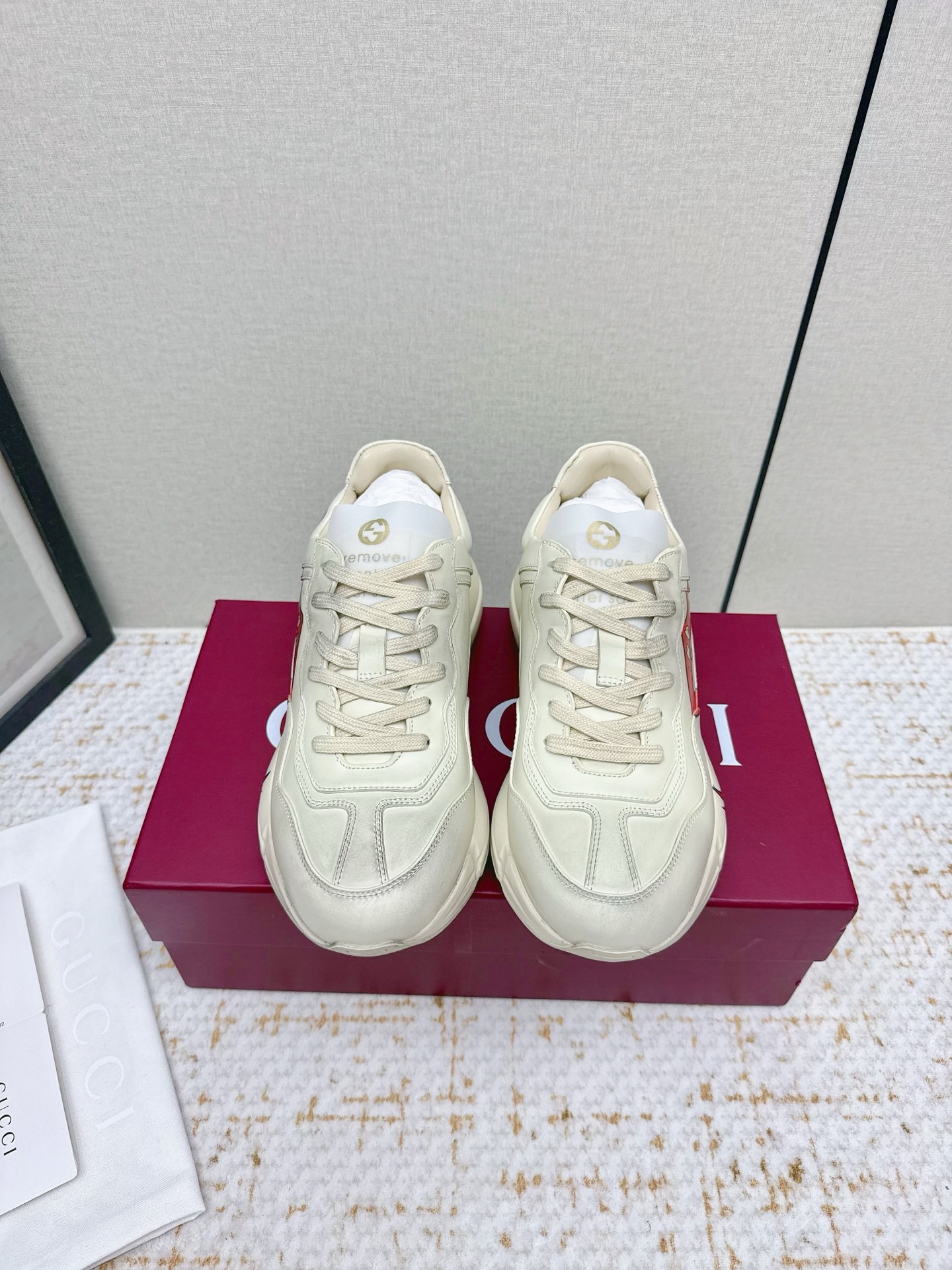 NO:612025,(Higher version) GUCCI Italian Gucci dad shoes. The top version of the original order quality purchasing agent. After 3 years of experience in making dad shoes, it took more than 3 months of research and development to disassemble the original version, and finally it is available!  The goods are worth looking forward to!  Couple style, versatile in all seasons, fashionable and unique, more than 30 layouts in the series, welcome to inquire for pictures. Upper: imported cowhide. Lining: original grade A mixed sheepskin. Outsole TPU. Feet: original grade A imported sheepskin. Size: women's size 35-40 (41 women can be customized), men's size 38-45 (men's 38 45 can be customized), casual shoes/sports shoes, gucci, sneakers, cowhide, sheepskin.19860909（高版本） GUCCI意大利古奇老爹鞋 顶级版本原单品质代购级别 3年做老爹鞋的积累,原版拆解耗时3个多月研究开发,终于面世！狠货值得期待！ 情侣款 四季百搭 时尚 个性 与众不同 全系列30多个版面,欢迎来图咨询 鞋面:进口牛皮 内里:原版A级混种羊皮 大底TPU 垫脚:原版A级进口羊皮 码数:女码35-40 (可以定做41女) 男码38-45(男38 45定做),休闲鞋/运动鞋,gucci,sneakers,cowhide,sheepskin,Women's Shoes