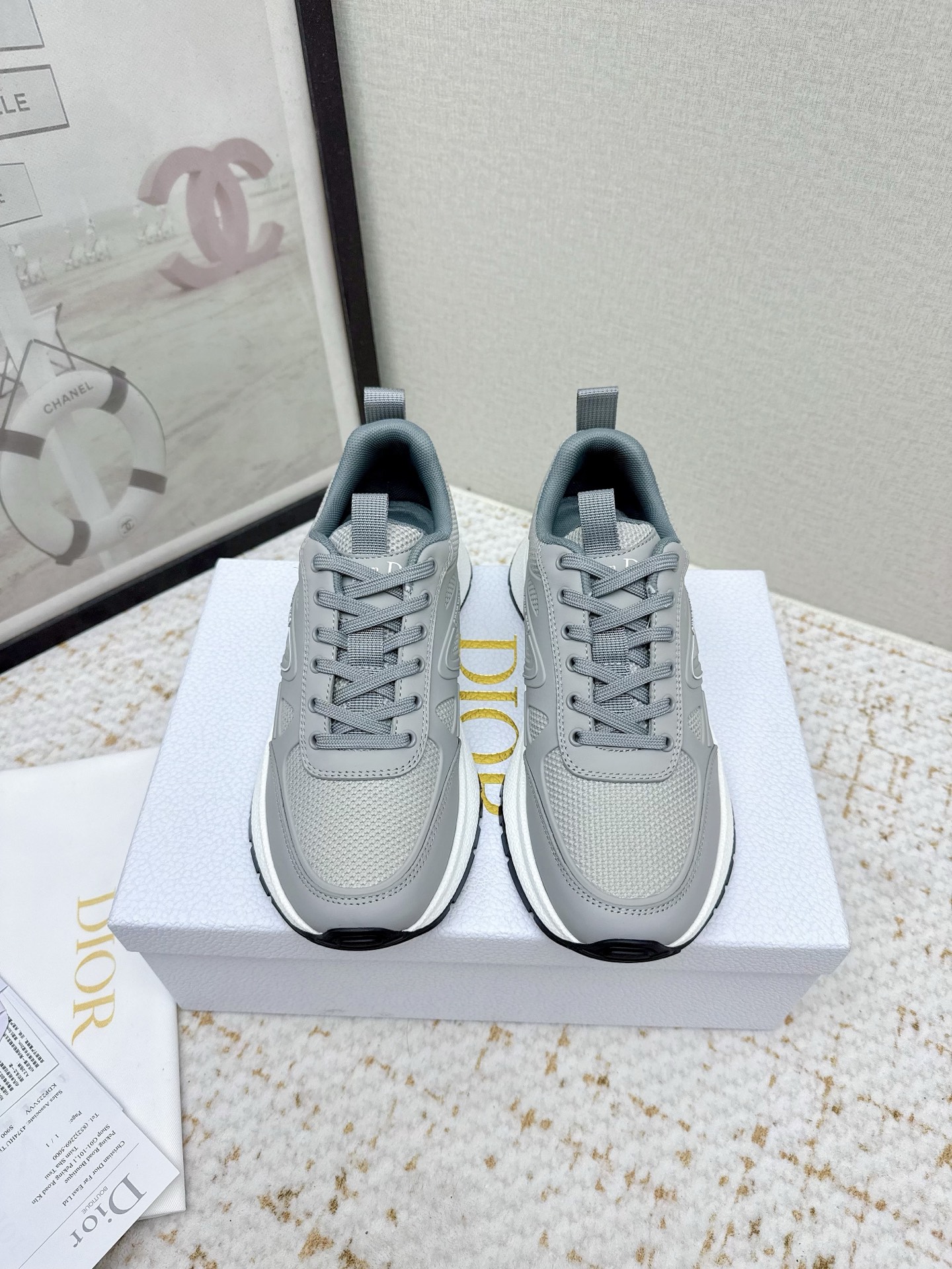 NO:612017,(High version) DIOR Dior | 2025 D Home 2025 Autumn and Winter New Products The latest casual sports shoe series in the counter Original purchase, development and production This Run'n'Dior sneaker is a new product in the 2025 autumn series, reinterpreting the sports style with an elegant and fashionable shape. The upper is carefully made of white mesh fabric, and the exquisite two-color sole is light and soft, which can add a high-order temperament to various casual styles. The upper is original customized cowhide + technical fabric  Imported high-density breathable mesh inside, outsole original molded TPU two-color outsole, heel height 3.5cm, size female 35-41, male 39-45 (female 40.41, male 39.45 customized), casual shoes/sports shoes, dior, dior, dior, sneakers, cowhide19860909（高版本） DIOR迪奥 | 2025 D家2025秋冬新品 专柜最新休闲 运动鞋系列 原版购入开发 做货 这款 Run'n'Dior 运动鞋是2025秋季系列新品,以优雅时尚的造型重新演绎运动风格.鞋面采用白色网眼织物精心制作,精致的双色鞋底轻盈柔软,可为各式休闲造型增添高订气质 鞋面原版定制牛皮+科技面料 内里进口高密度透气网  大底原版开模TPU双色大底 跟高 3.5cm 码数女35-41男39-45（女40.41男39.45定制）,休闲鞋/运动鞋,dior,dior,dior,sneakers,cowhide,Women's Shoes