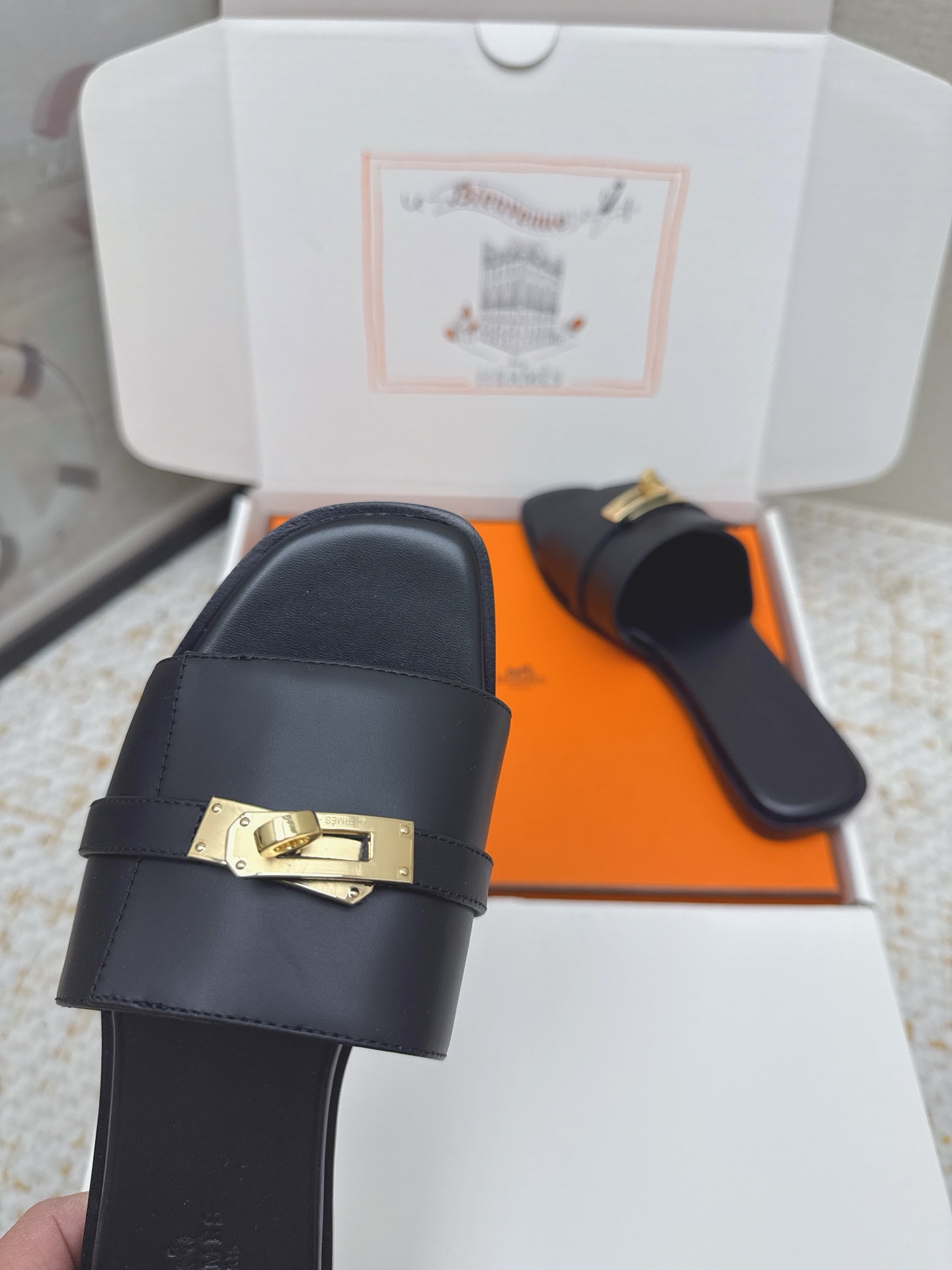 Hermes Style Pink Leather Women's Shoes style reference detail image 9 from source 785274