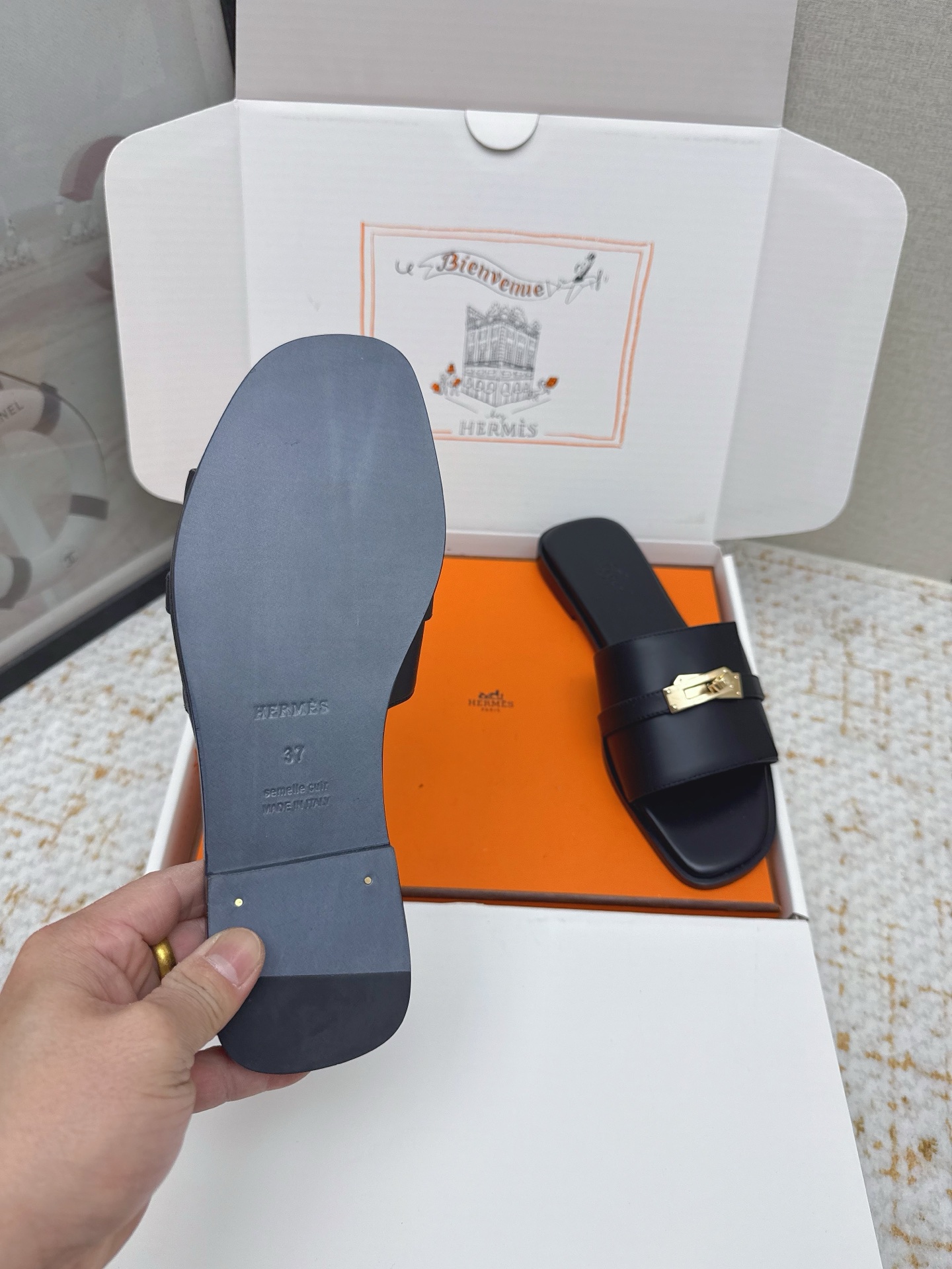 Hermes Style Pink Leather Women's Shoes style reference detail image 7 from source 785274