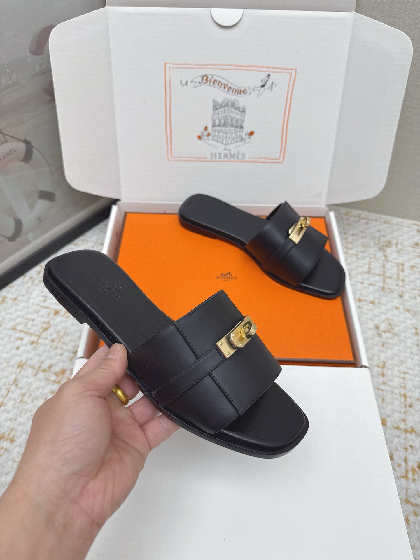 Hermes Style Pink Leather Women's Shoes style reference detail image 5 from source 785274
