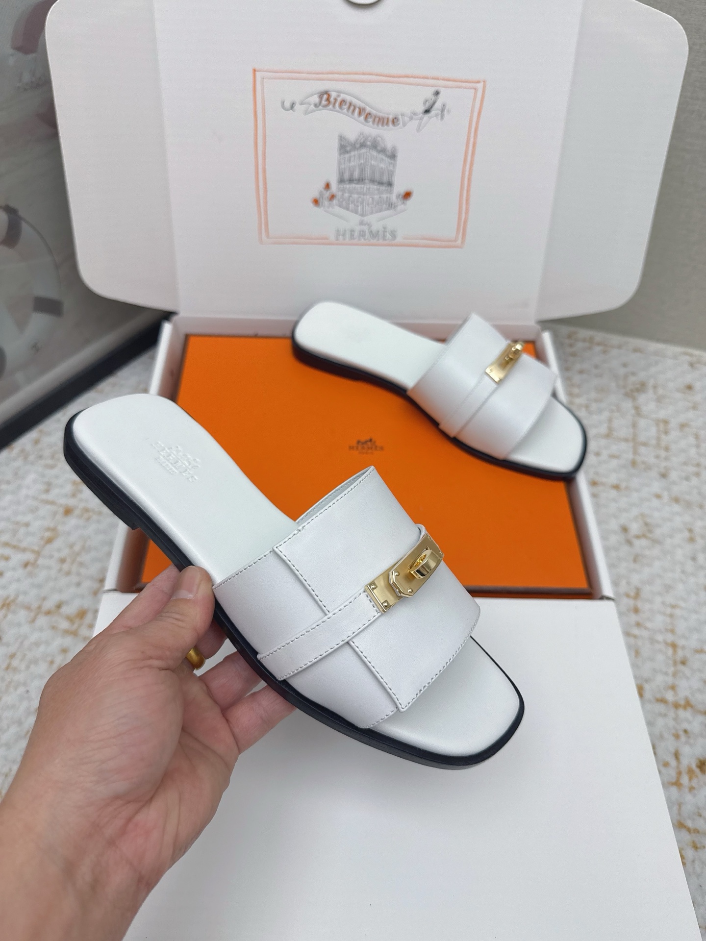 Hermes Style Pink Leather Women's Shoes style reference detail image 5 from source 785275