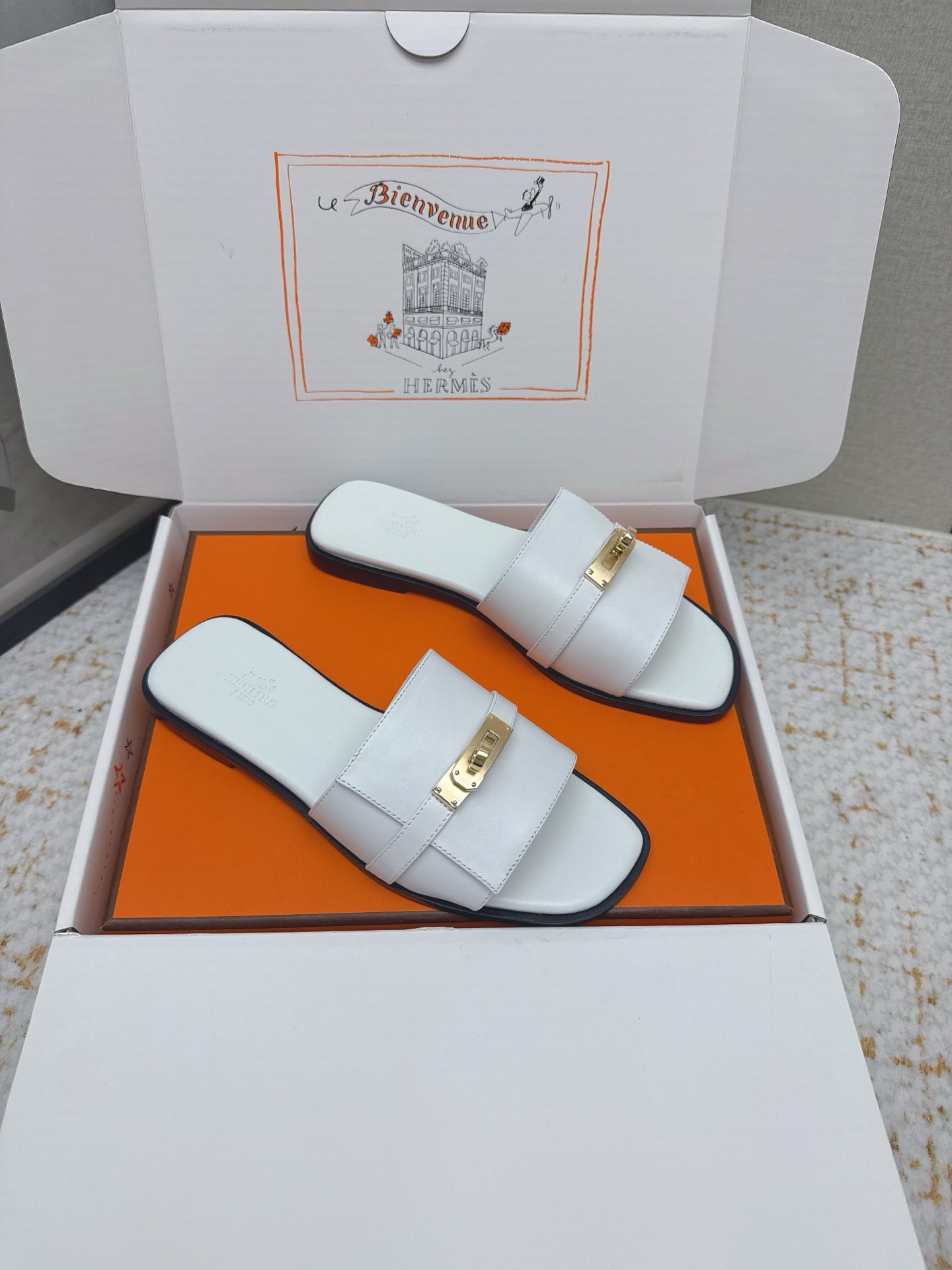 Hermes Style Pink Leather Women's Shoes style reference detail image 2 from source 785275
