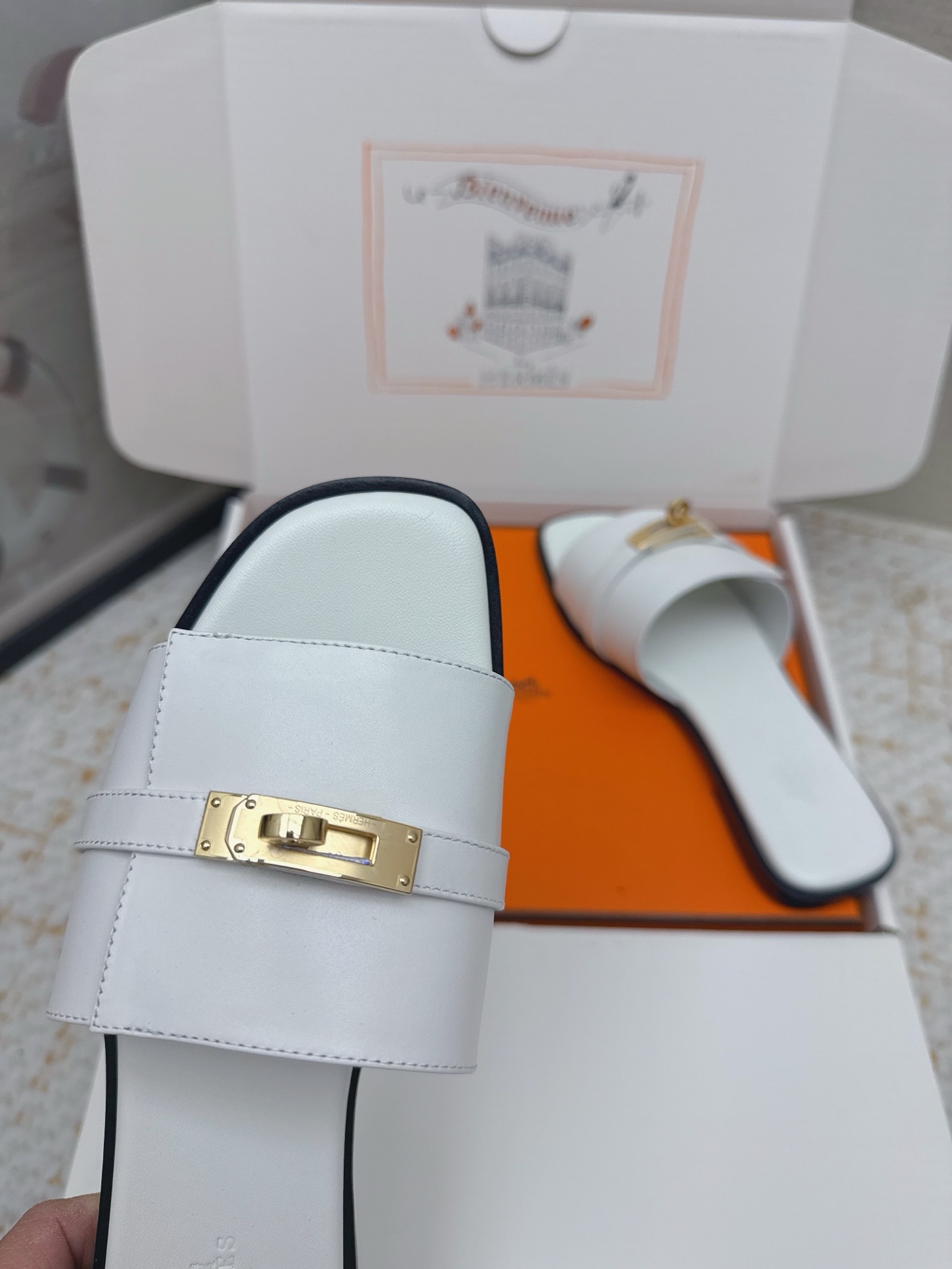 Hermes Style Pink Leather Women's Shoes style reference detail image 9 from source 785275