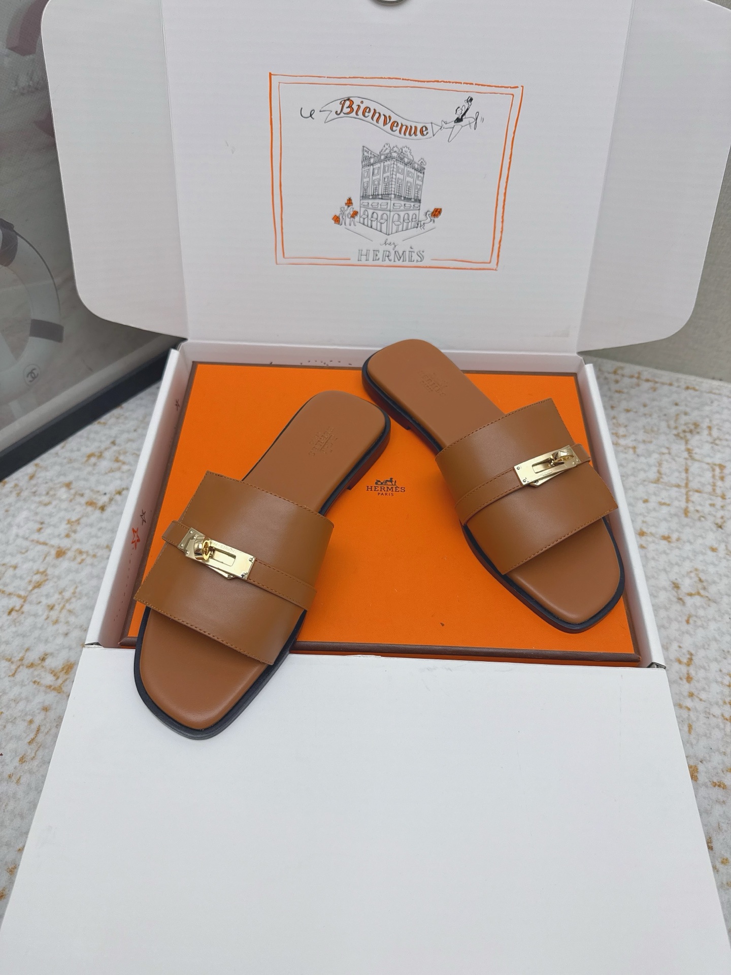 Hermes Style Pink Leather Women's Shoes style reference detail image 4 from source 785276