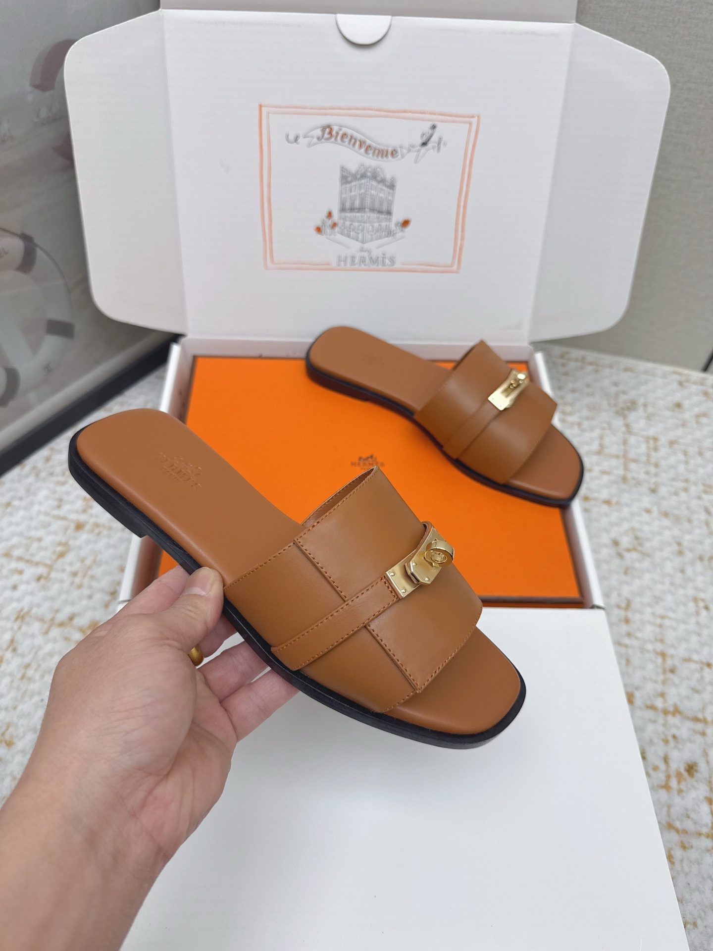 Hermes Style Pink Leather Women's Shoes style reference detail image 5 from source 785276