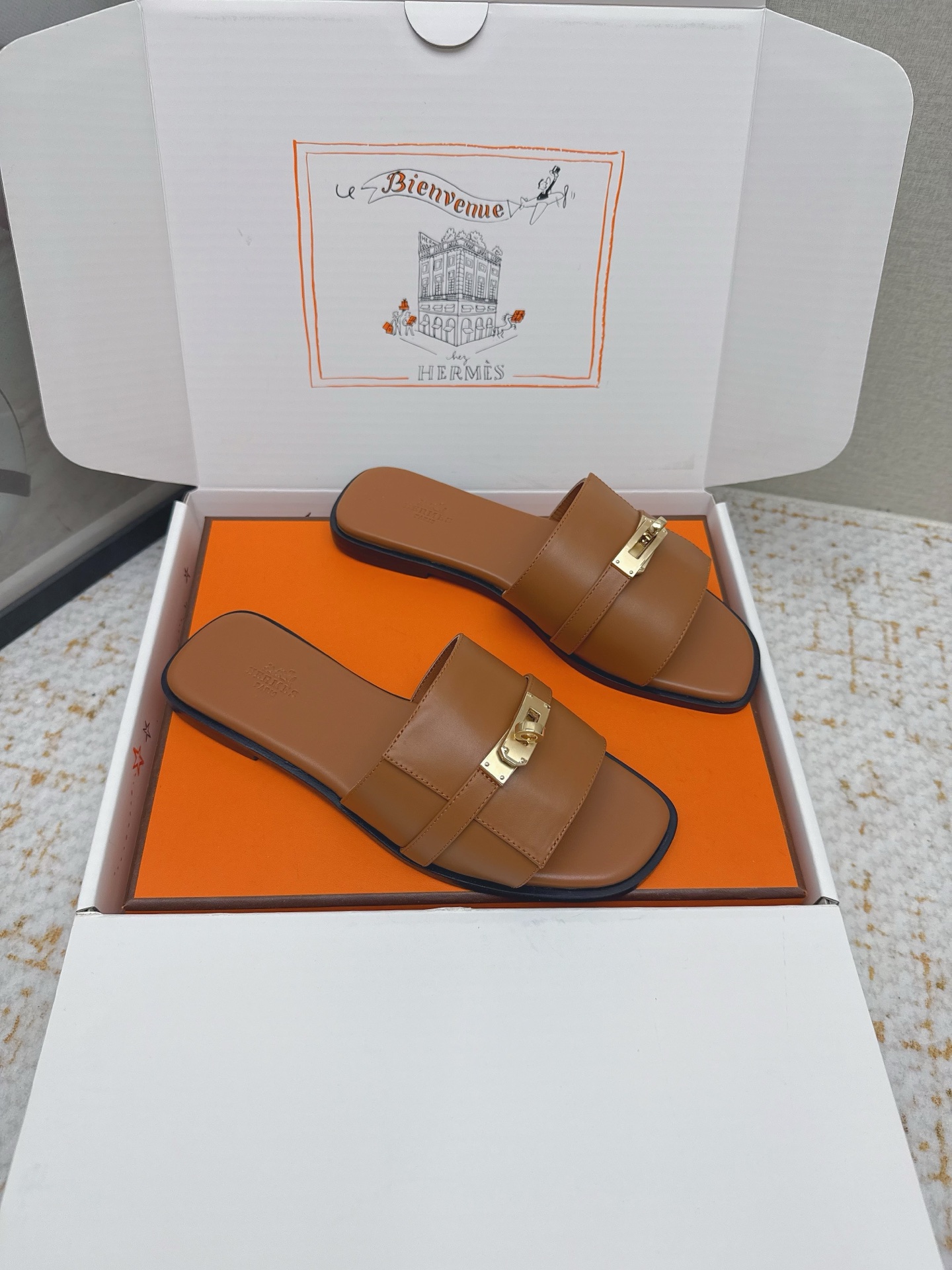 Hermes Style Pink Leather Women's Shoes style reference detail image 2 from source 785276
