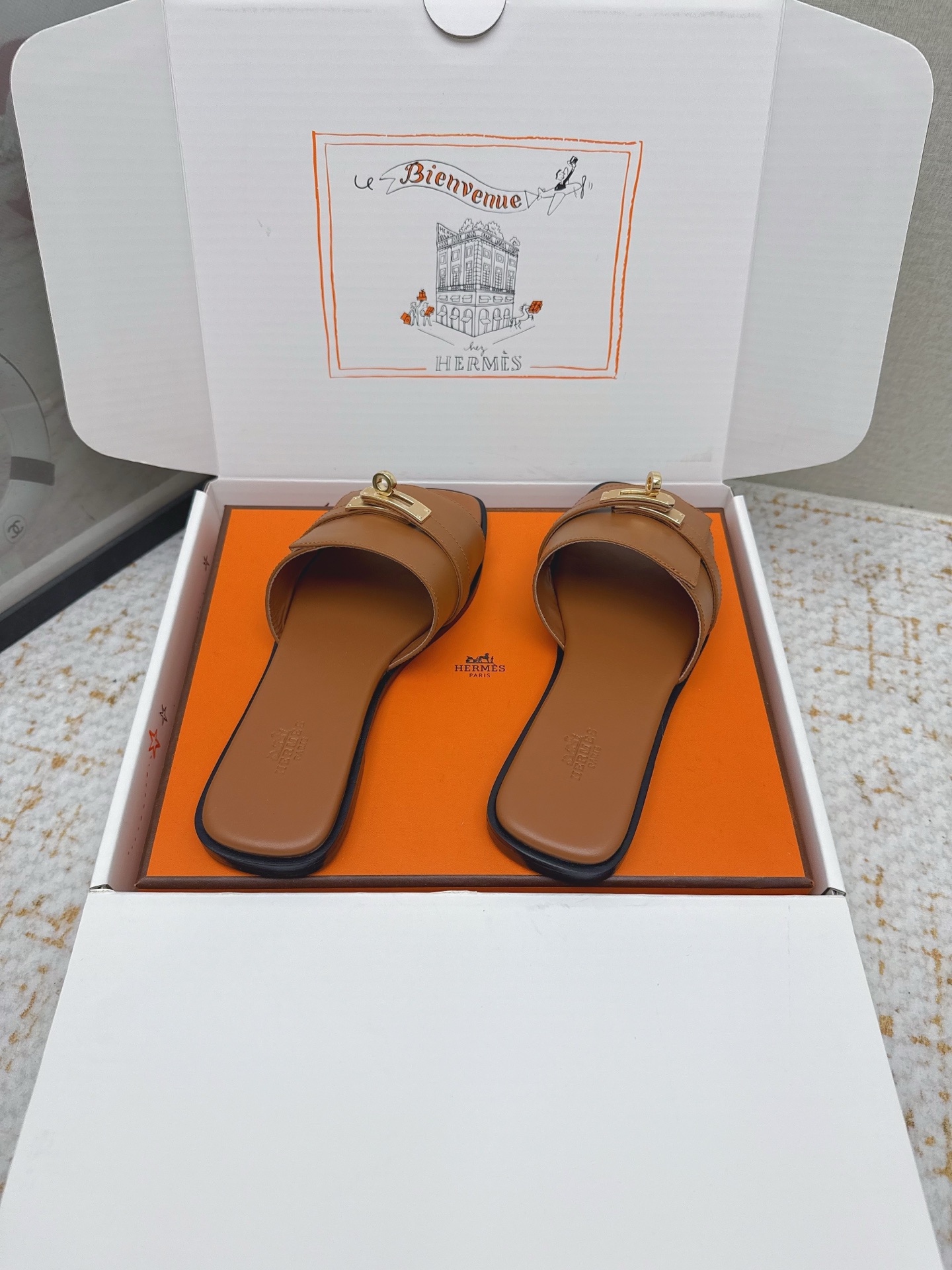 Hermes Style Pink Leather Women's Shoes style reference detail image 8 from source 785276