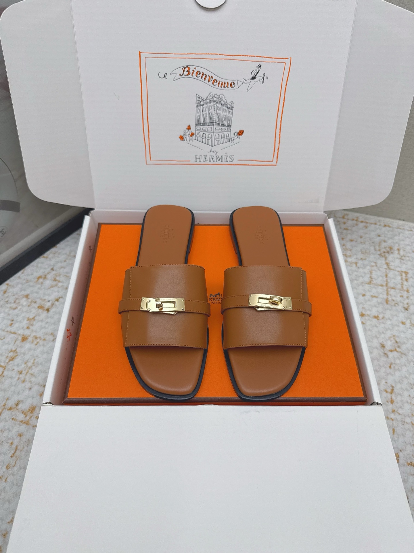 Hermes Style Pink Leather Women's Shoes style reference detail image 1 from source 785276