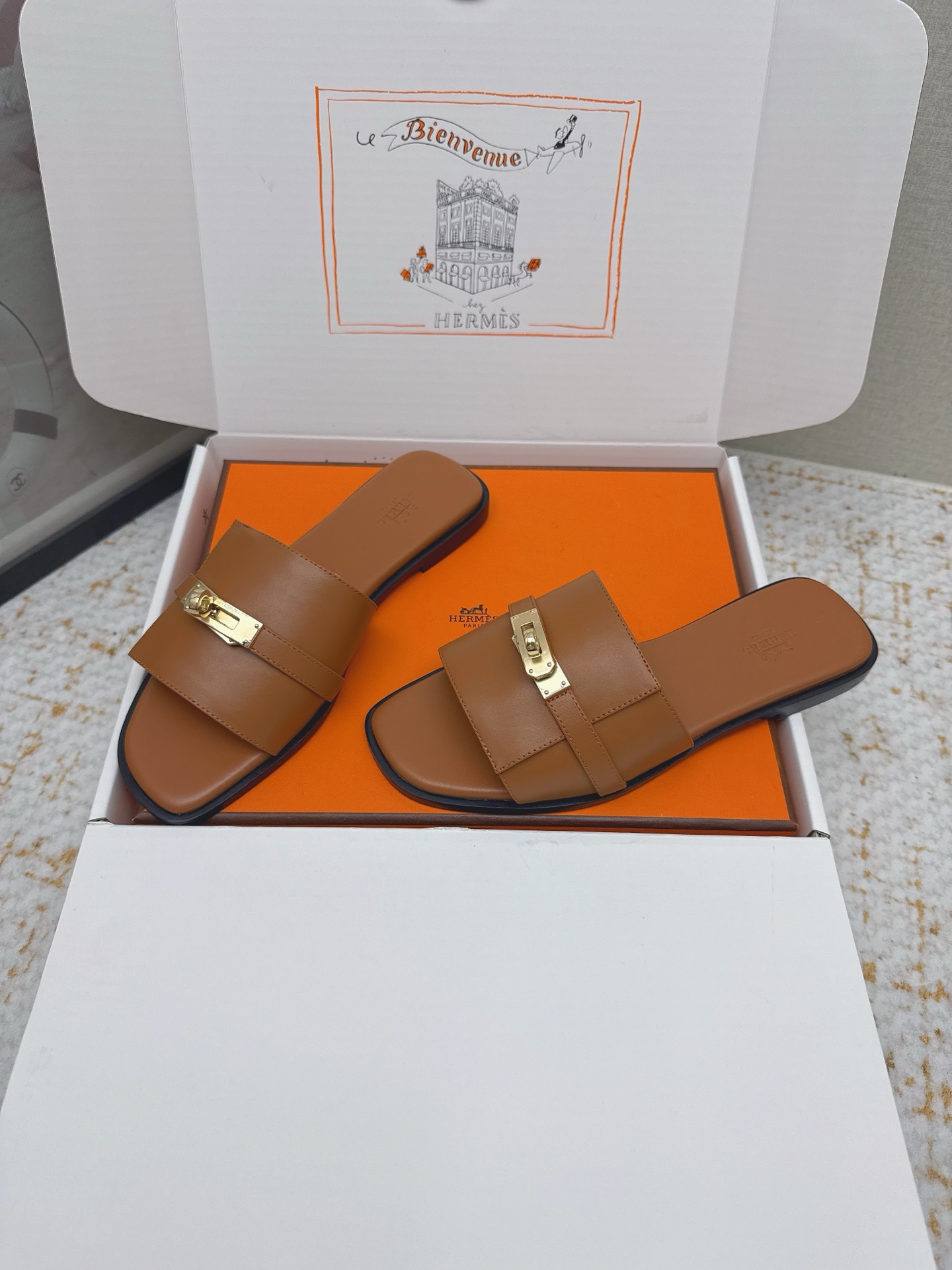 Hermes Style Pink Leather Women's Shoes style reference detail image 3 from source 785276