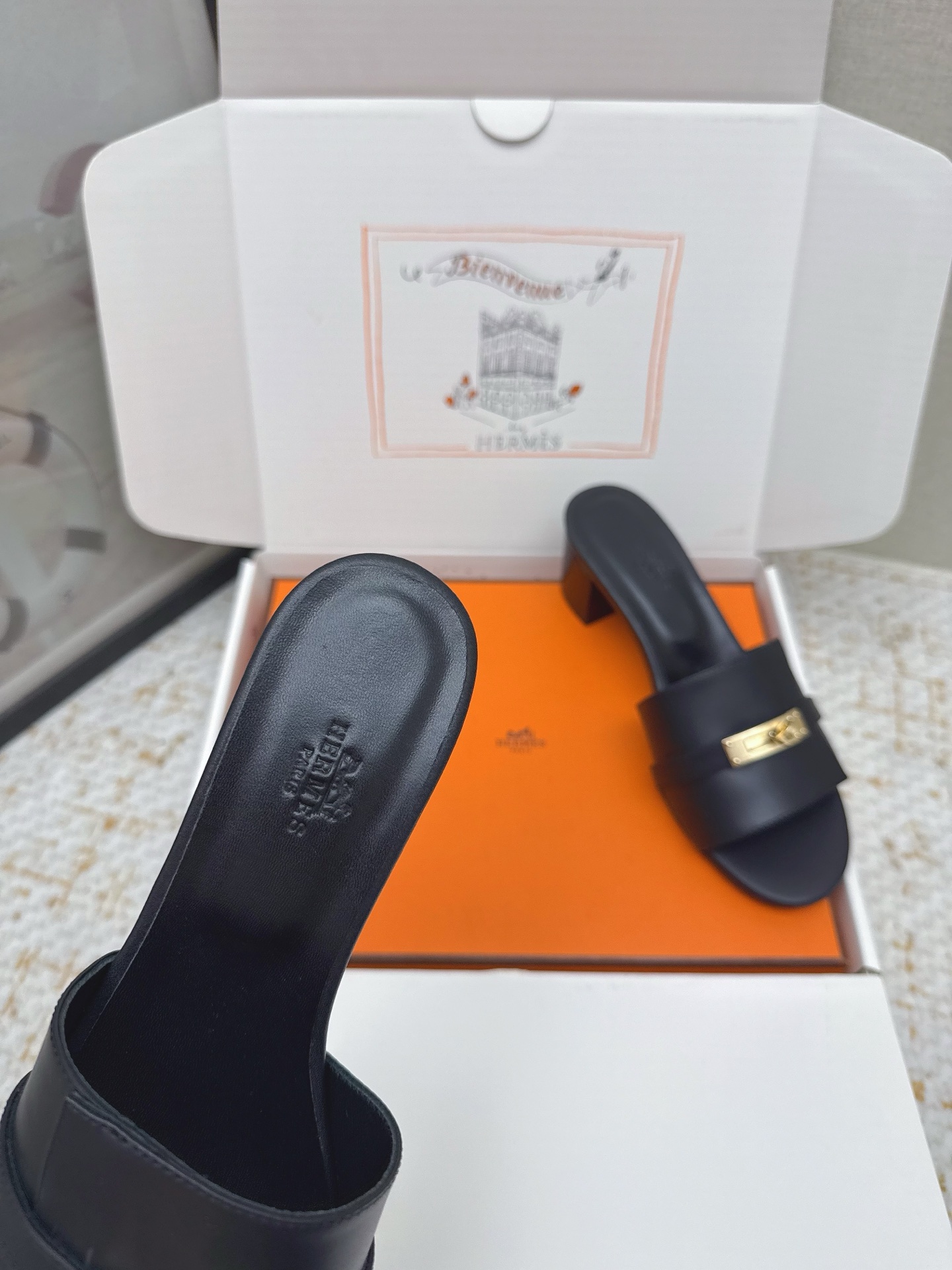 Hermes Style Pink Leather Women's Shoes style reference detail image 6 from source 785277