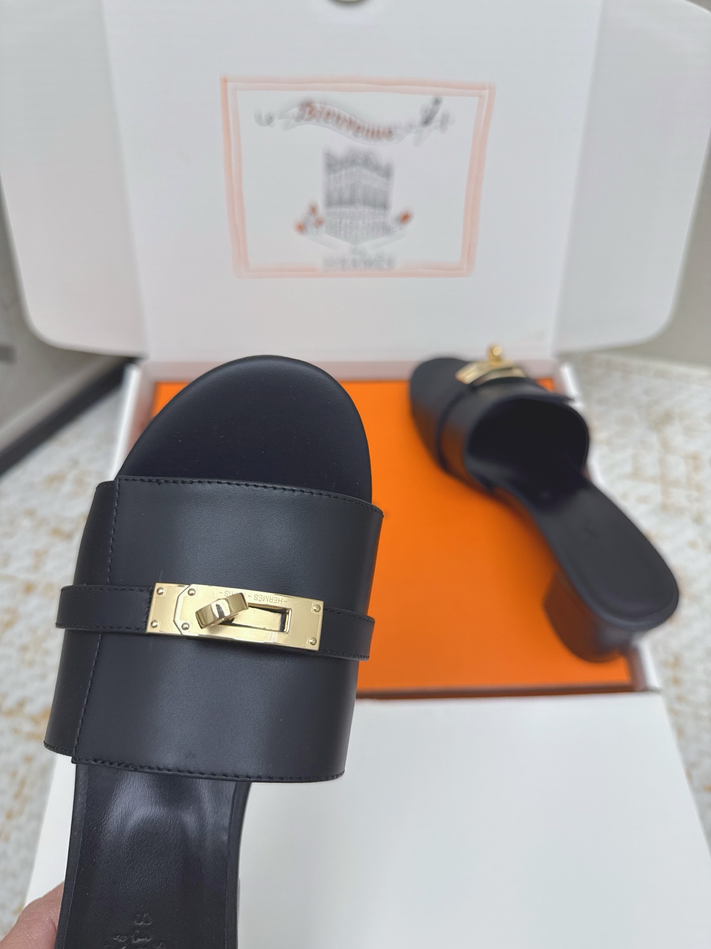 Hermes Style Pink Leather Women's Shoes style reference detail image 9 from source 785277