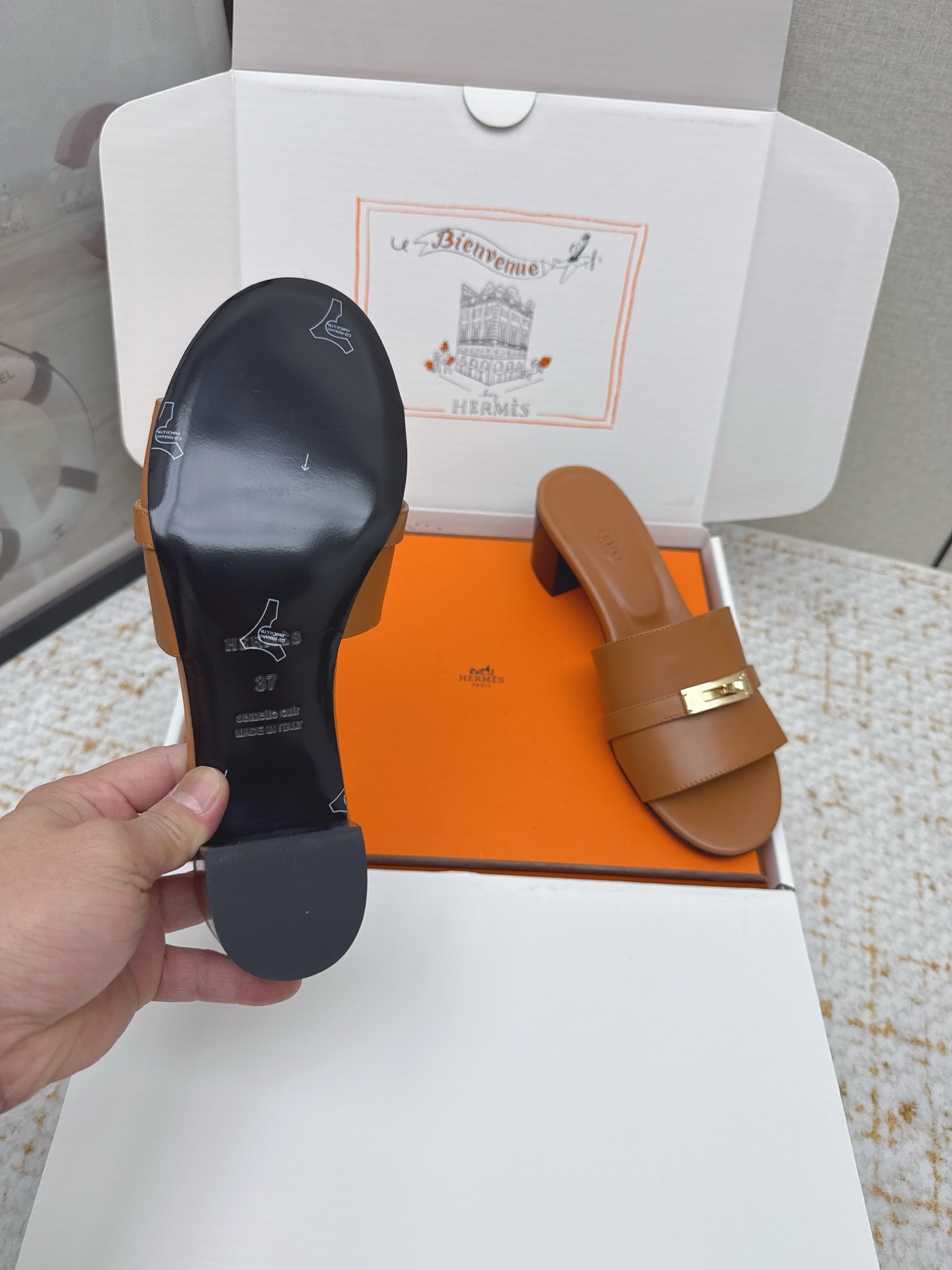 Hermes Style Pink Leather Women's Shoes style reference detail image 7 from source 785278