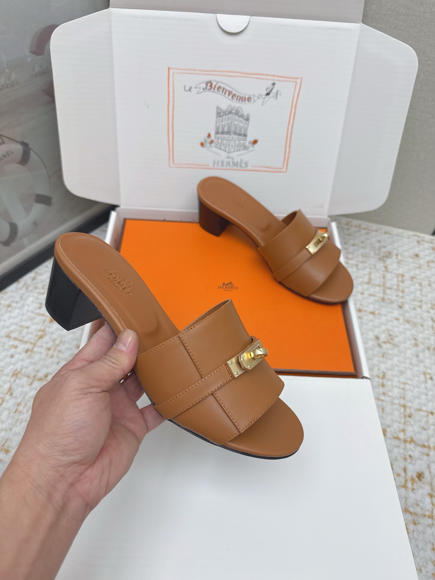 Hermes Style Pink Leather Women's Shoes style reference detail image 5 from source 785278