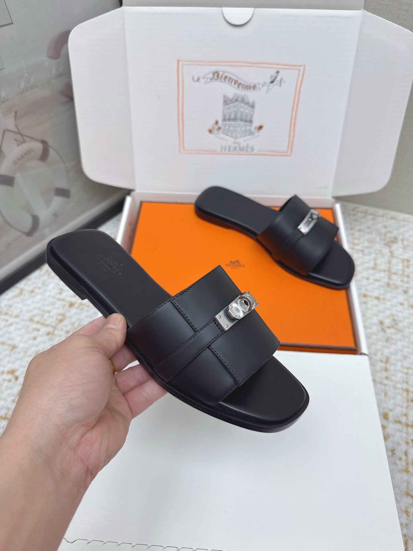 Hermes Style Pink Leather Women's Shoes style reference detail image 6 from source 785279