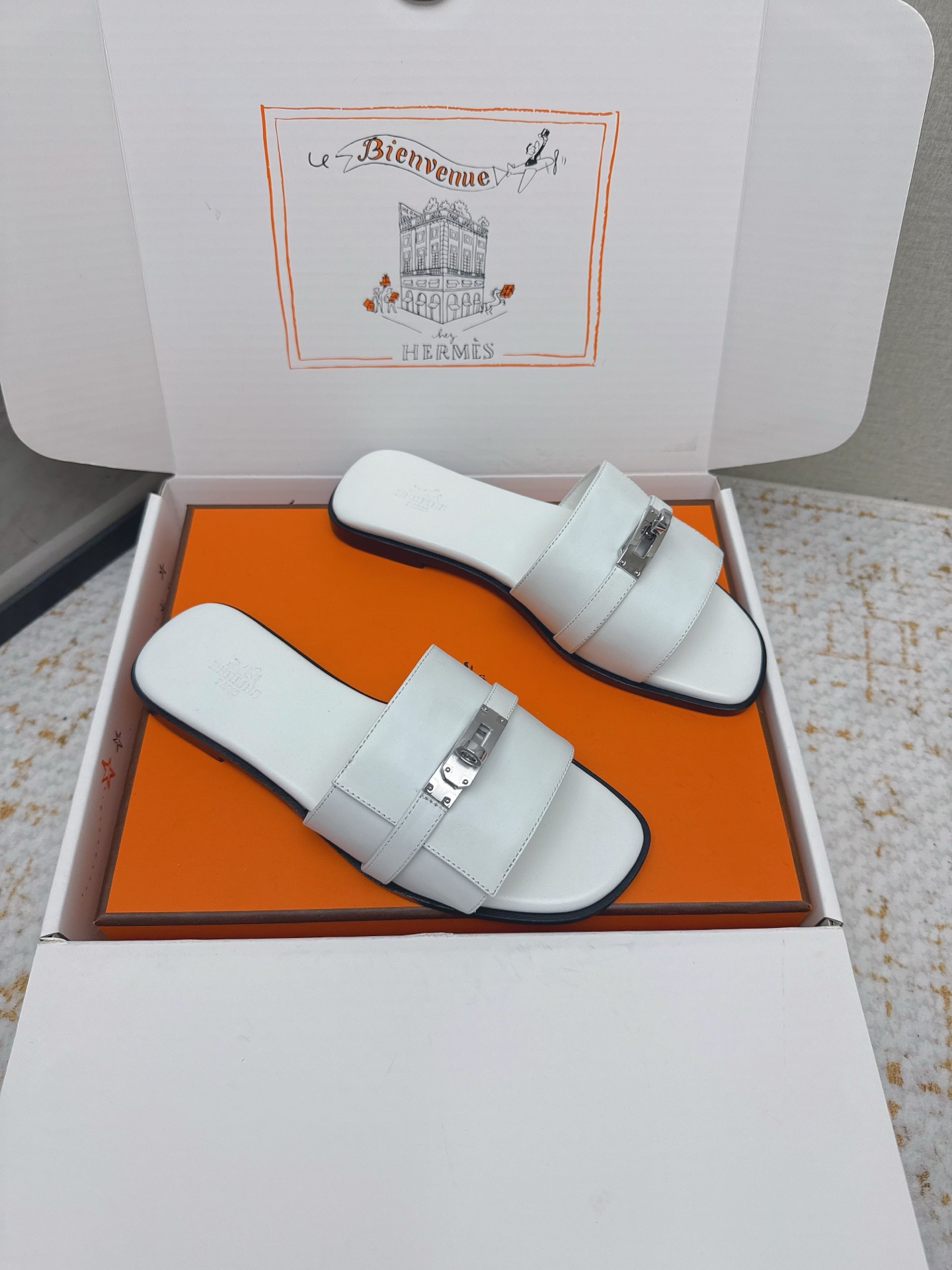 Hermes Style Pink Leather Women's Shoes style reference detail image 2 from source 785280