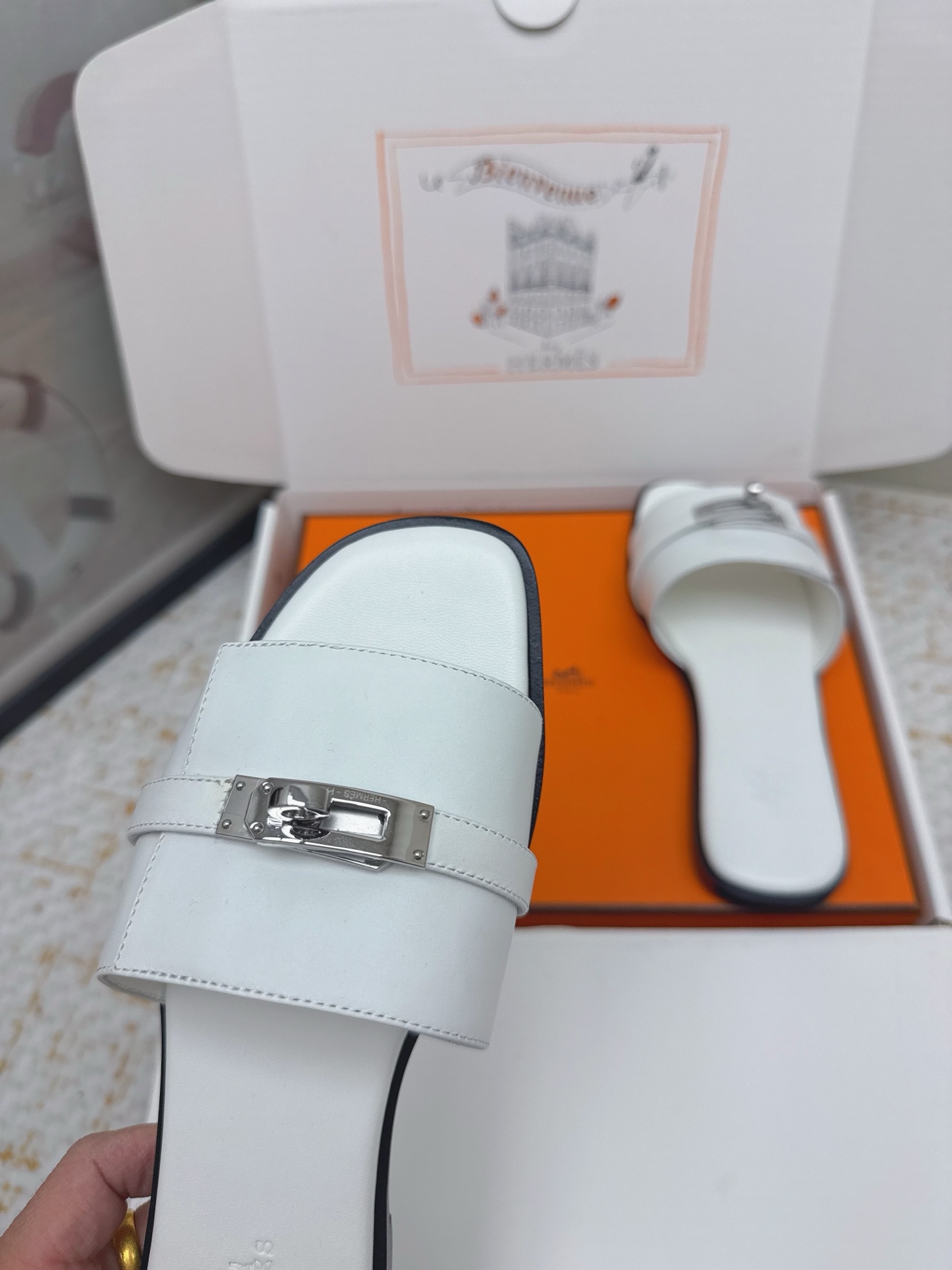 Hermes Style Pink Leather Women's Shoes style reference detail image 9 from source 785280
