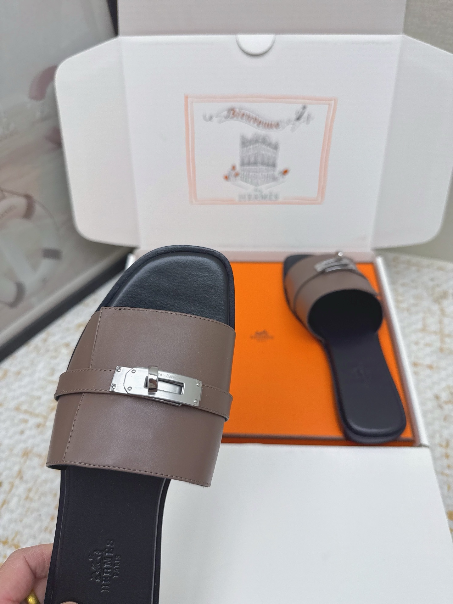 Hermes Style Pink Leather Women's Shoes style reference detail image 8 from source 785281